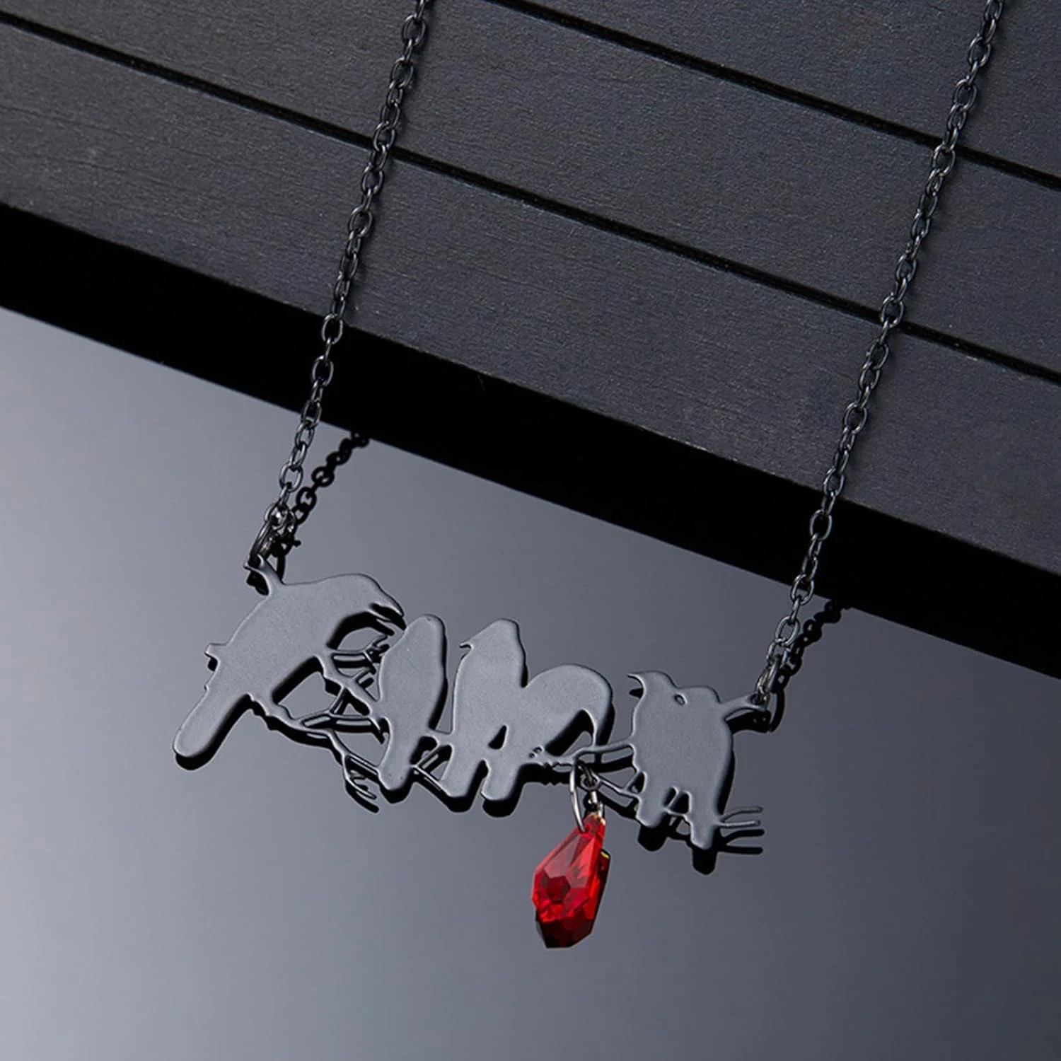 Halloween Crow Necklace for Women Vintage Gothic Black Crow Pendant Necklace Bla