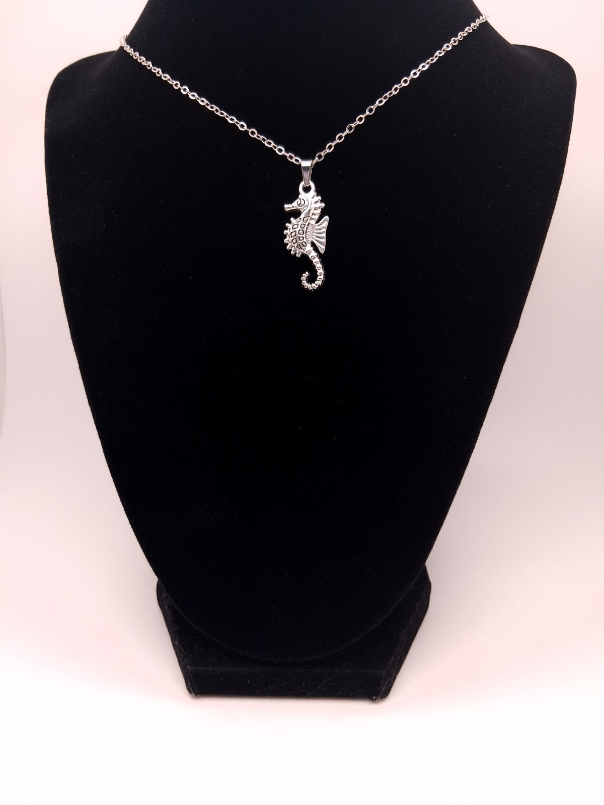 Seahorse Pendant Necklace Women’s Fashion Jewelry Gift Beach Silvery Toned