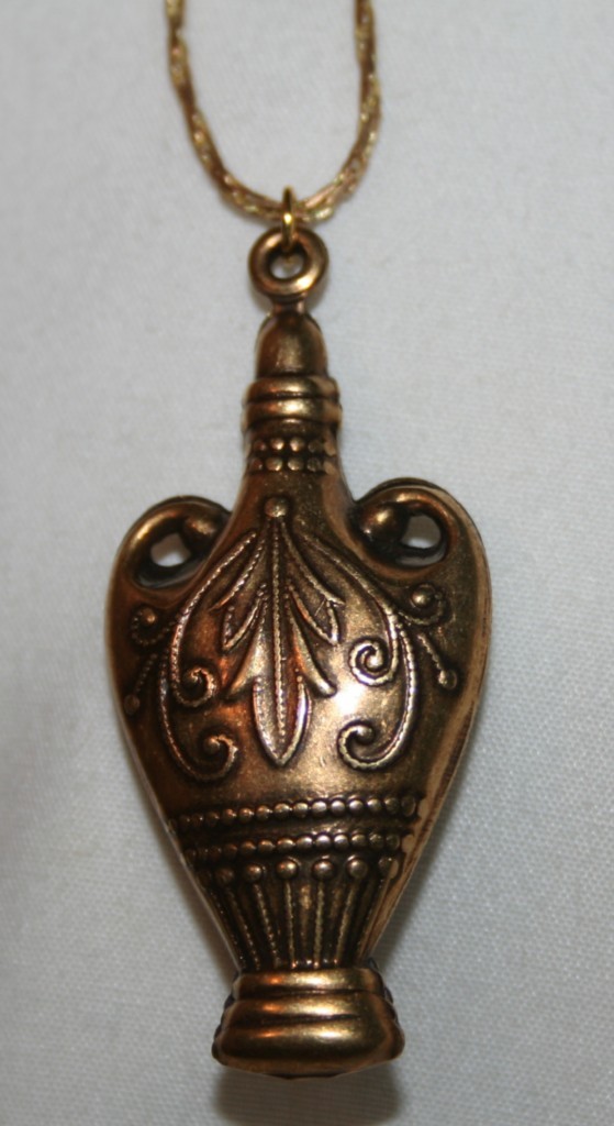 Unique 3-Dimensional Sculpted Brasstone Festooned Vase Necklace ++++
