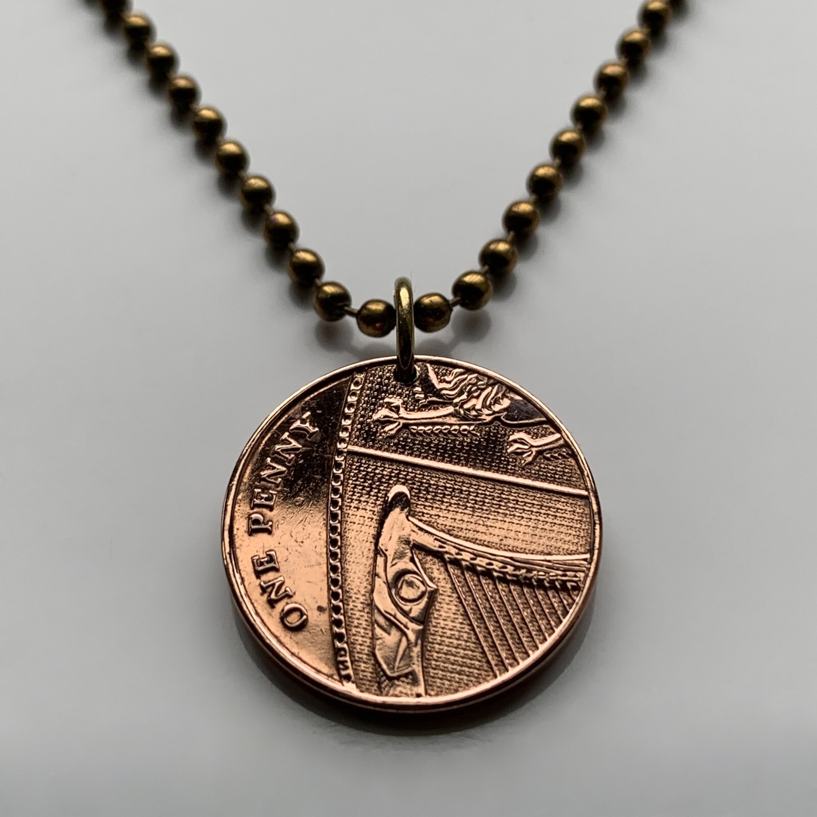 2012 United Kingdom coin pendant Irish harp English lions Belfast London 000598