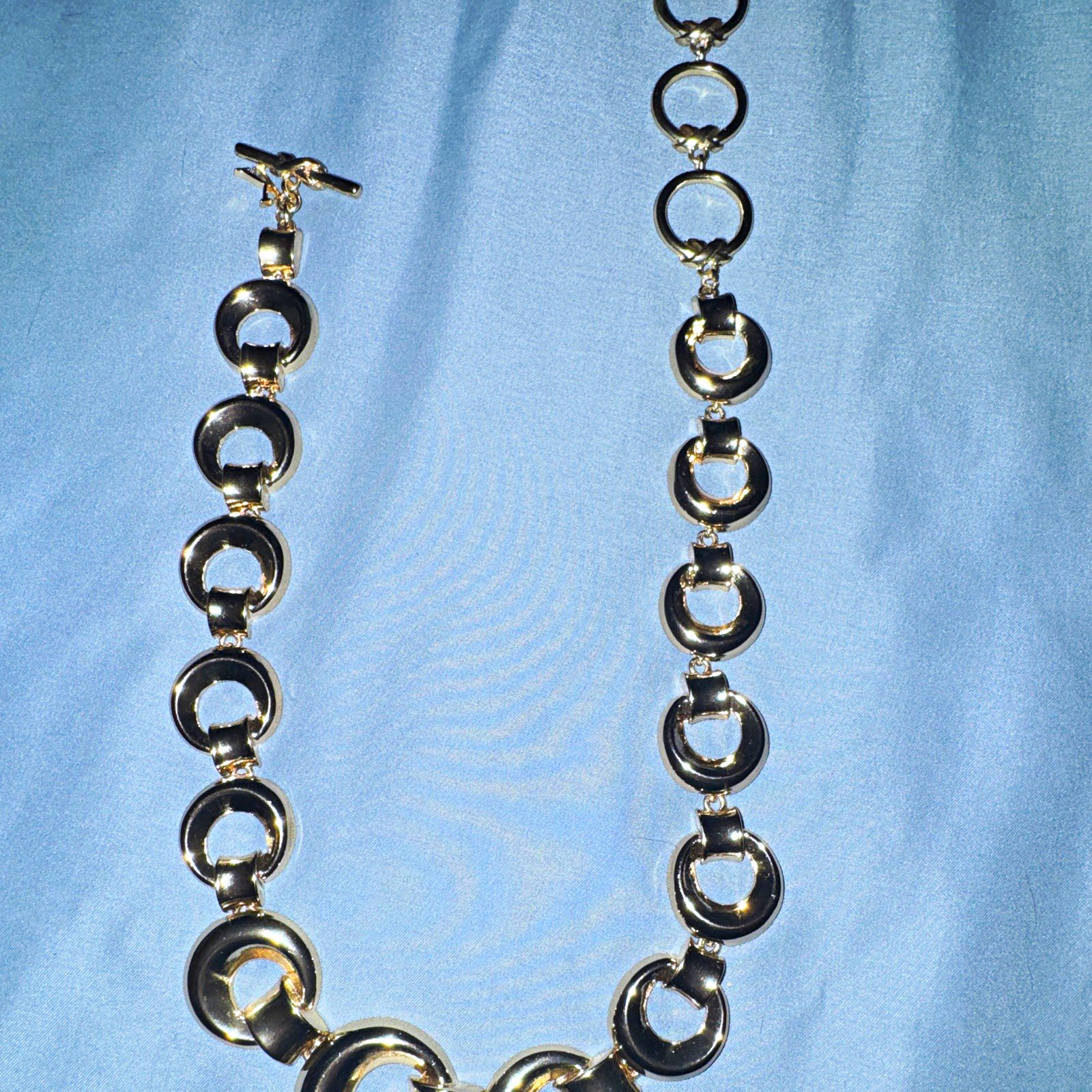 Round Link Silver Tone Metal Chain Statement Necklace Toggle Closure No Stone