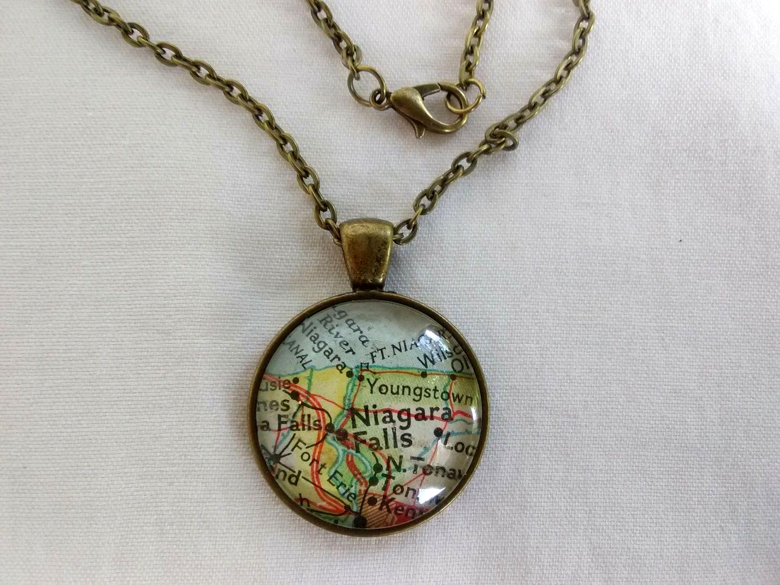 Map Niagra Falls Travel Souvenir Necklace 24″ Gift USA Seller New
