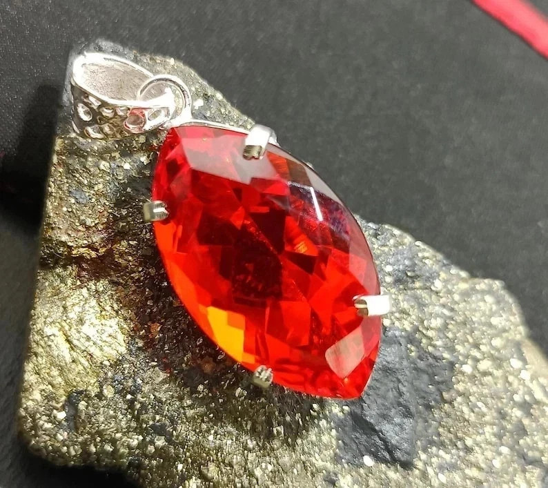 45 CT+ Flawless Blood Red Topaz Pendant Solid 925 Sterling Silver Plated Jewelry
