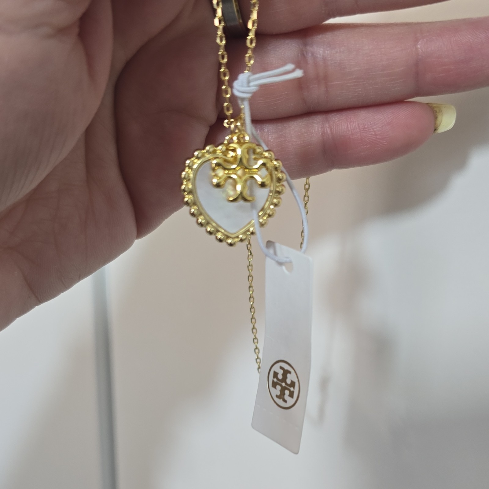 Tory Burch Gold Tone Heart Logo Charm Pendant Necklace Cable Chain Spring Ring