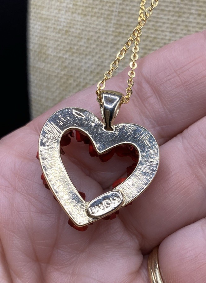 Danbury Mint Gold Tone Clear Crystal Dozen Red Roses Heart Pendant Necklace 90s