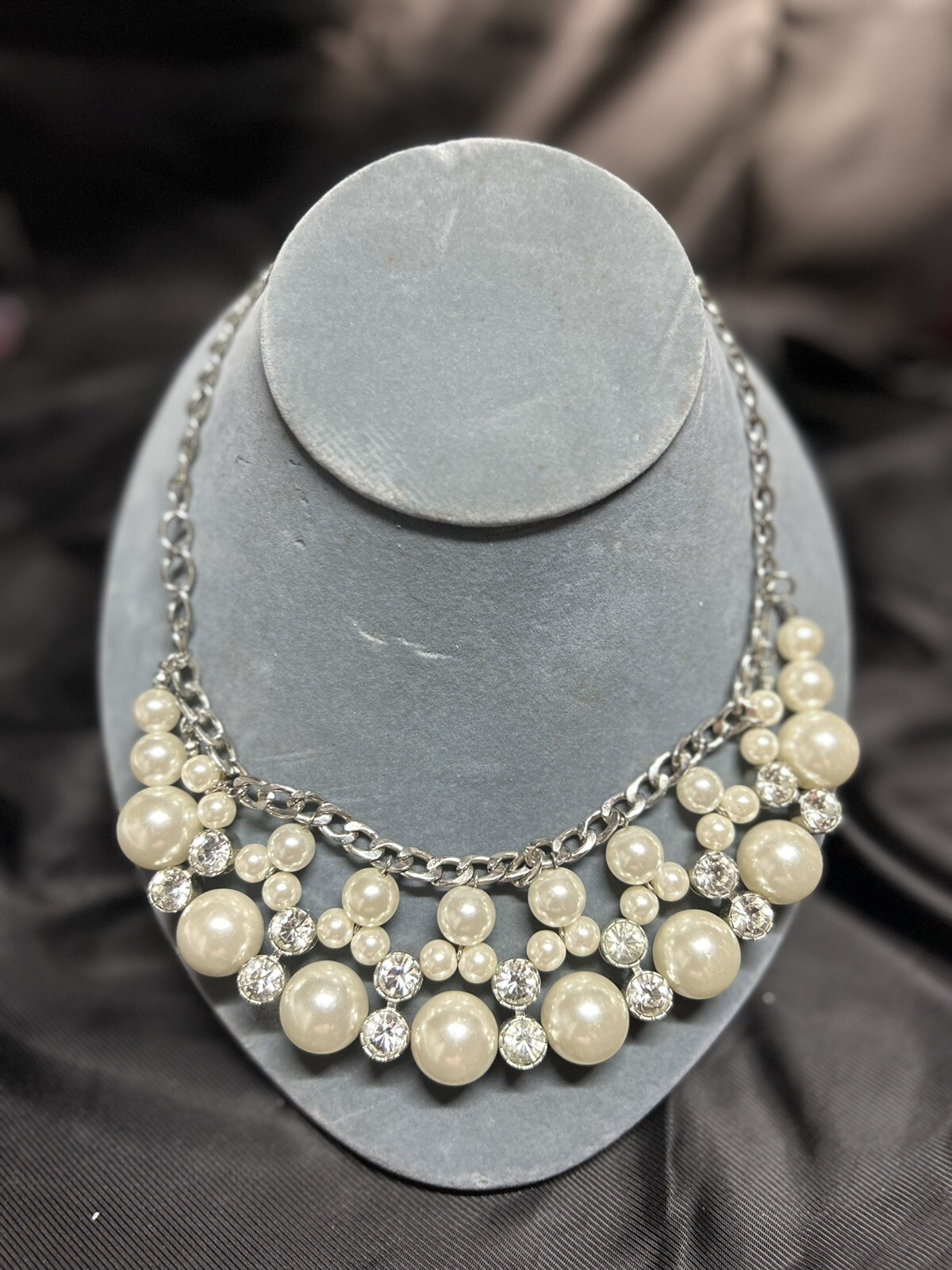 Pretty 20” Large Imitation Faux Pearls & Rhinestones Chunky Necklace