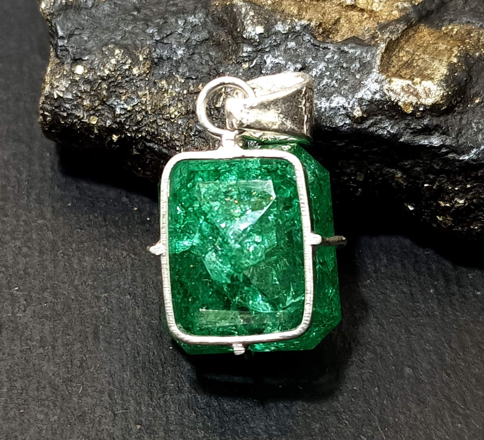 Certified 75.95ct Natural Emerald 925 Solid Silver Emerald Cut Pendant Gemstone