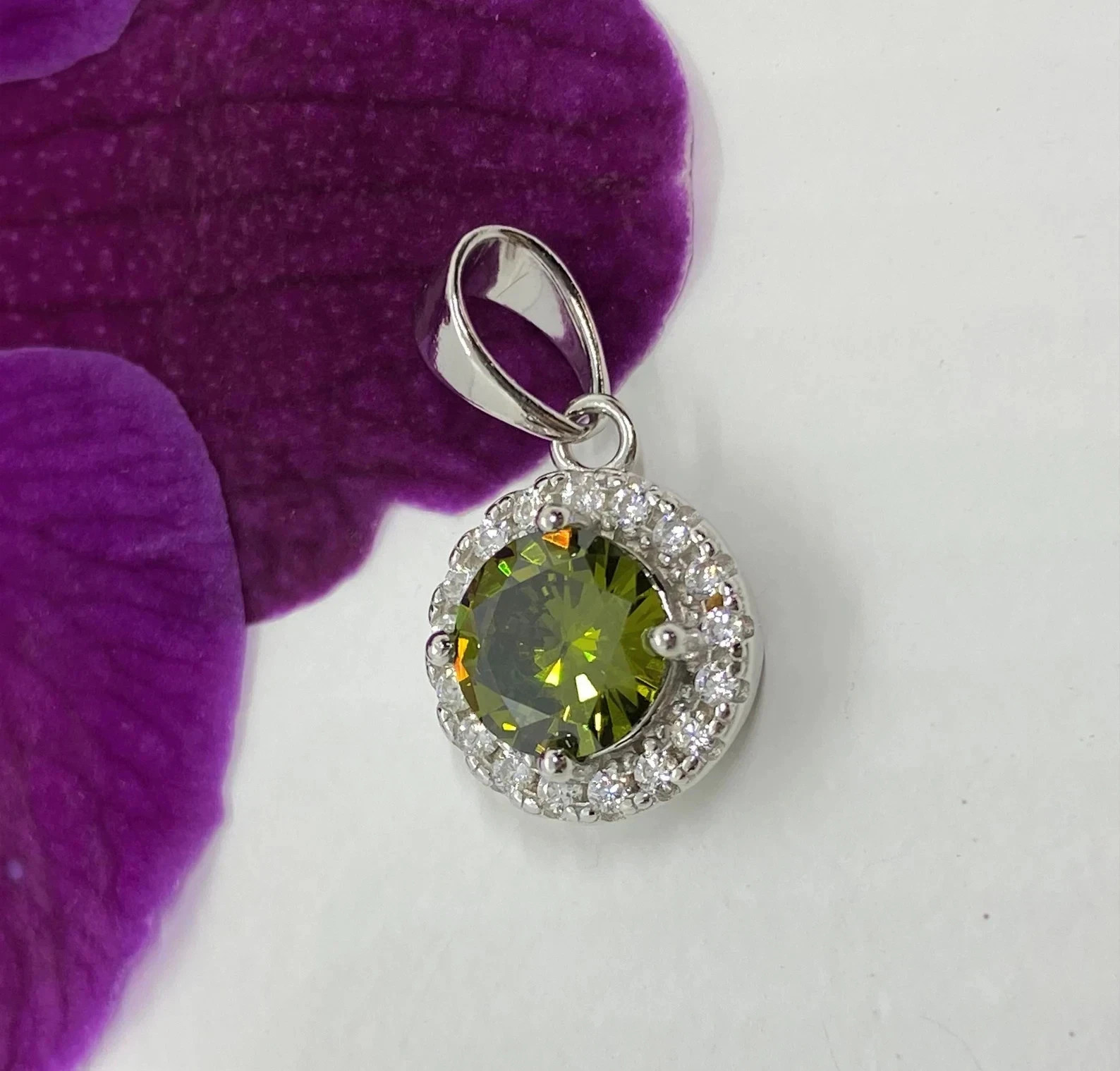 20 Ct Handcrafted Peridot Round Cut Halo Pendant -925 Silver Jewelry with Chain