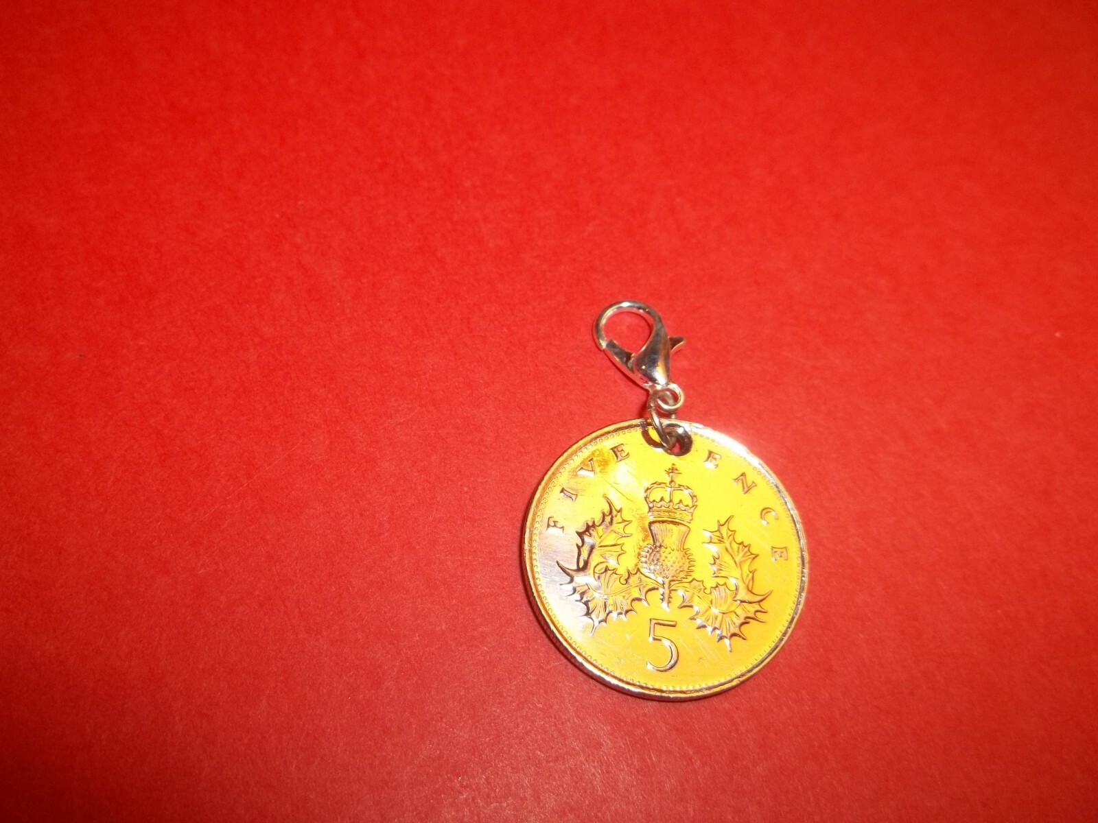 FIVE (5) PENCE COIN – HIGHLY POLISHED PENDANT / CHARM – 1968 to 1989