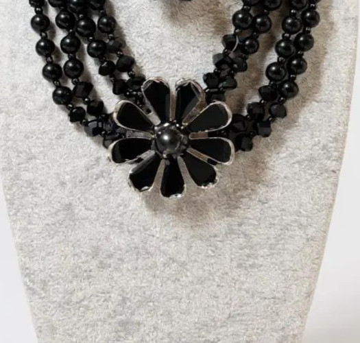 Black Epoxy Coating On silver Tone Flower Pendant Four Layers Gradua Set