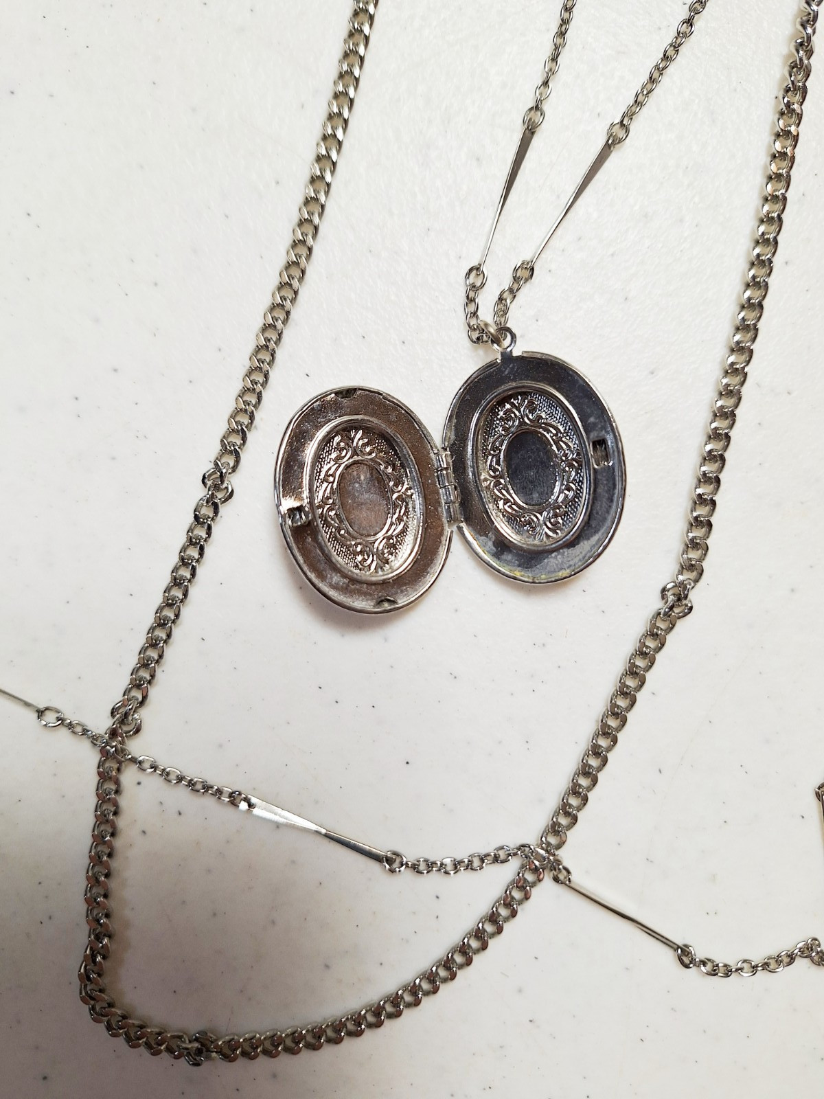 Stylish Layered Chain Necklace w/Locket, 3 Strands 20″, 28″, 32″, Silver-Tone
