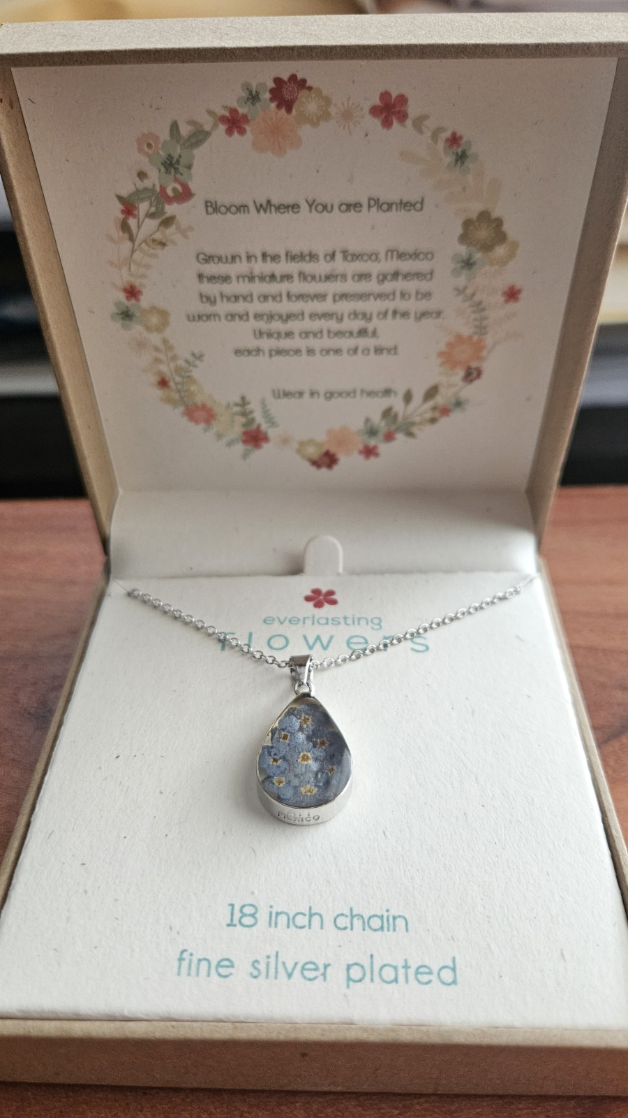 Everlasting Flowers Artisan Crafted Violet-Blue Preserved Flower Necklace