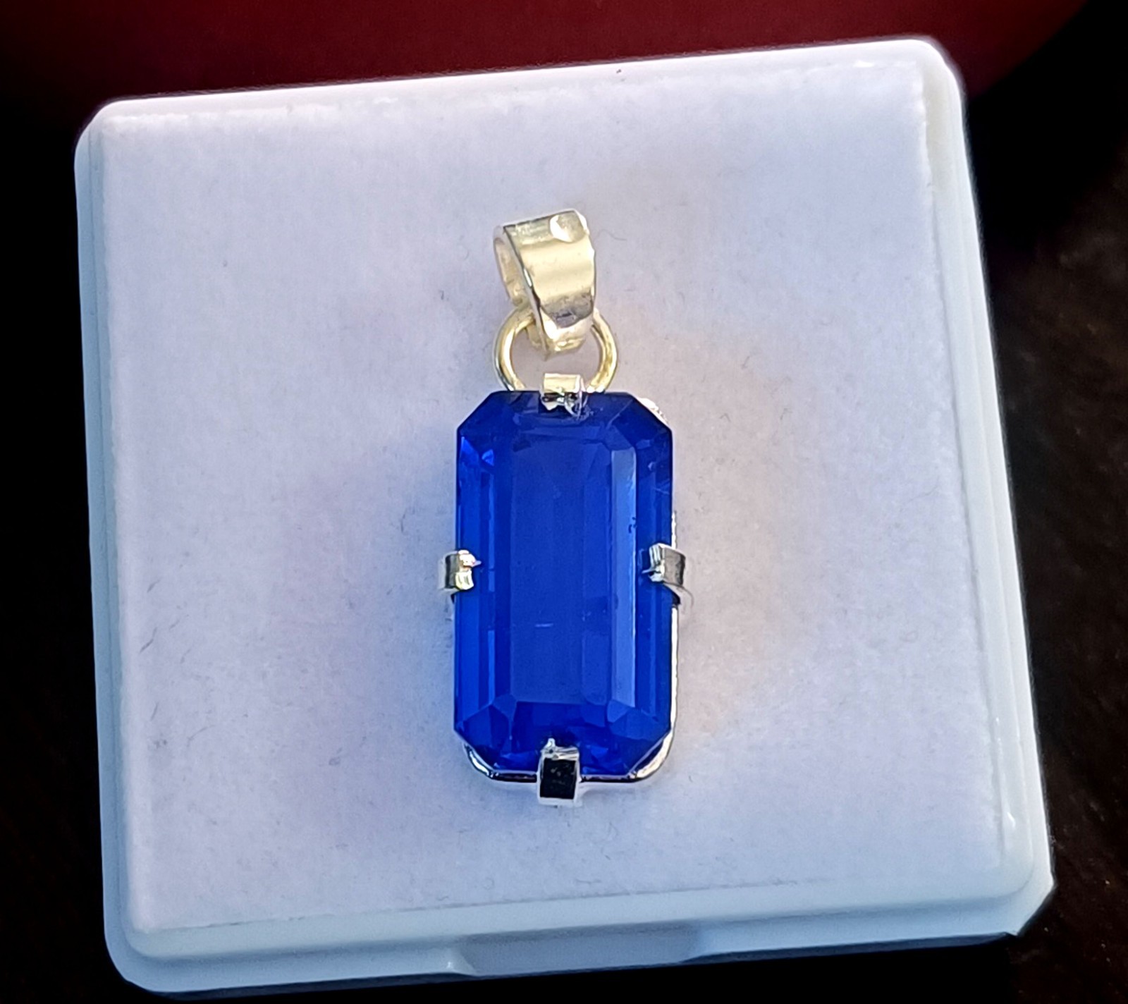 Certified 20 CT Natural Blue Sapphire Loose Gemstone Pendant In 925 Silver
