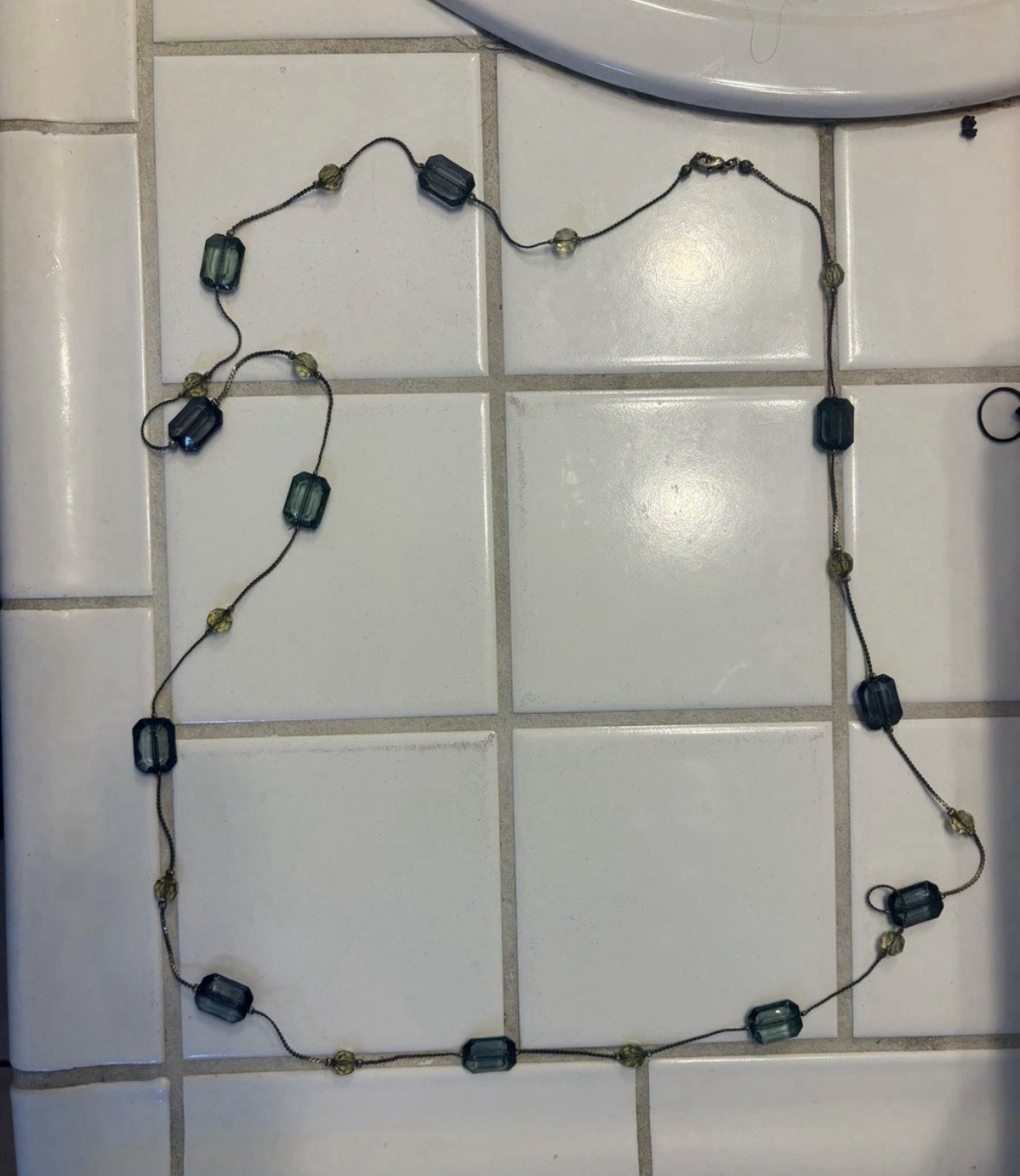 Green Glass Style Beaded Necklace, Bead Chain Style, No Stone Main/Secondary