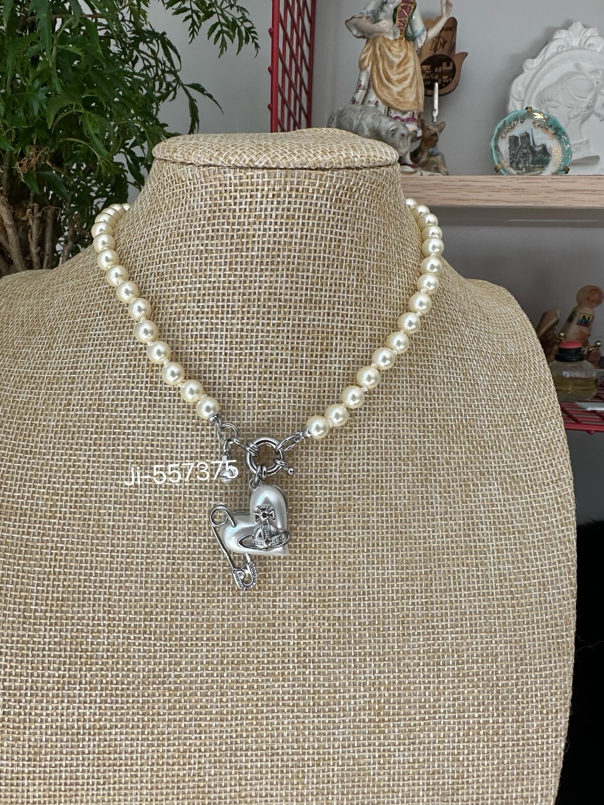 Vivienne Westwood Orbit Heart Pin pearl necklace silver