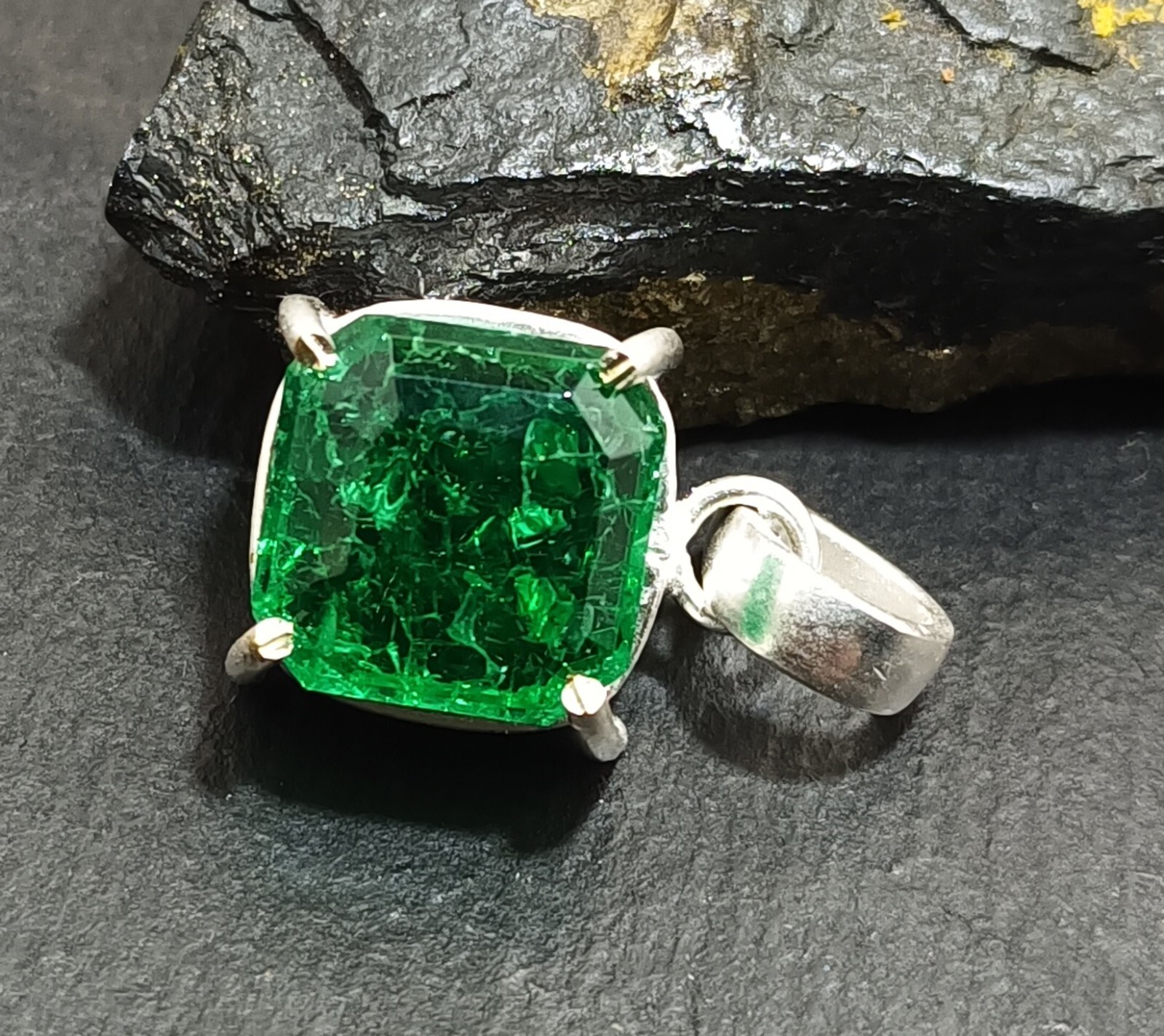 Certified 25.0 Ct Natural Emerald In Solid Silver Asscher Cut Pendant Gemstone
