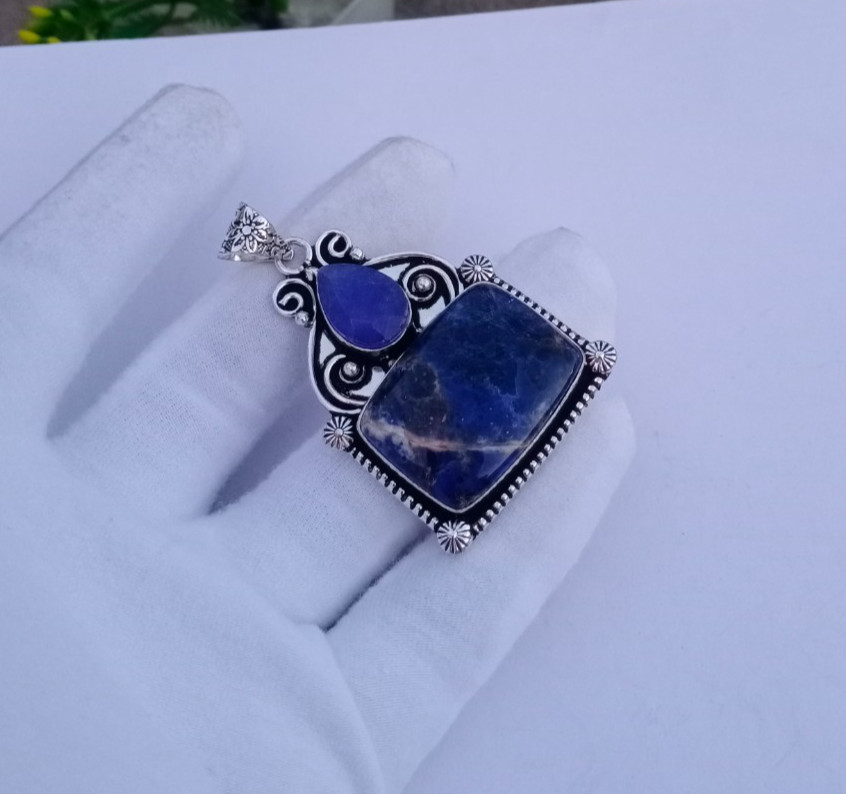 Beautiful Sodalite, Blue Sapphire Gemstone 925 Sterling silver Pendant Jewelry