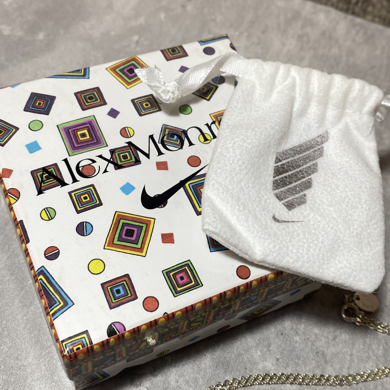 NIKE Womens 10km London Pendant Necklace Chain ALEX MONROE Collab Boxed