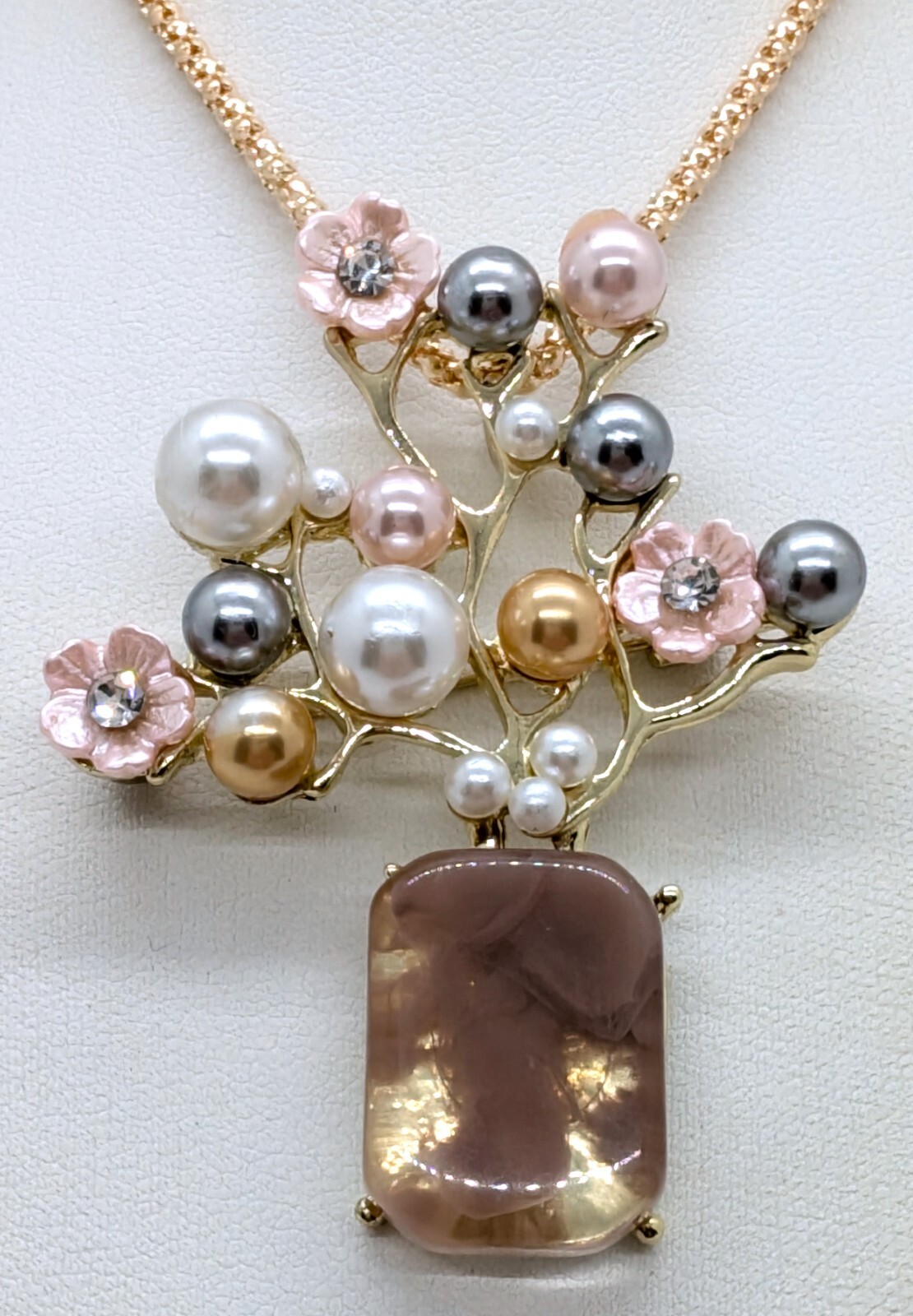 Lovely! Betsey Johnson Crystal / Pastel Pearl Floral Arrangement Necklace Brooch