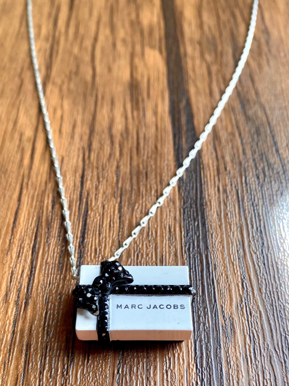 Marc Jacobs Gift Box Necklace – NEW. Beautiful gift