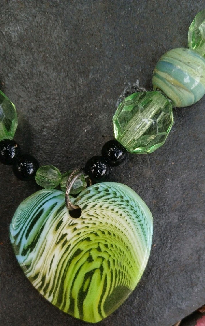 Green Black Glass Beaded Necklace Heart Charm Pendant Lobster Clasp