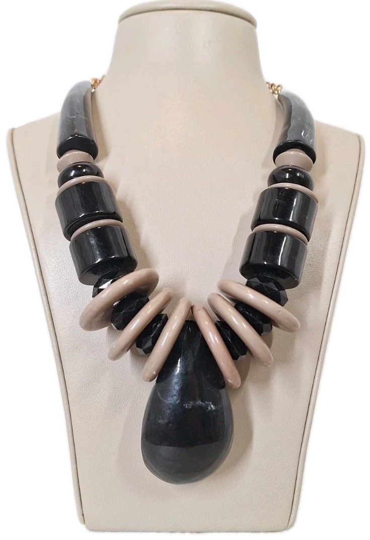 VTG MCM Chunky Resin Statement Bib Necklace Black & Grey Tribal Ethnic 21″-24″