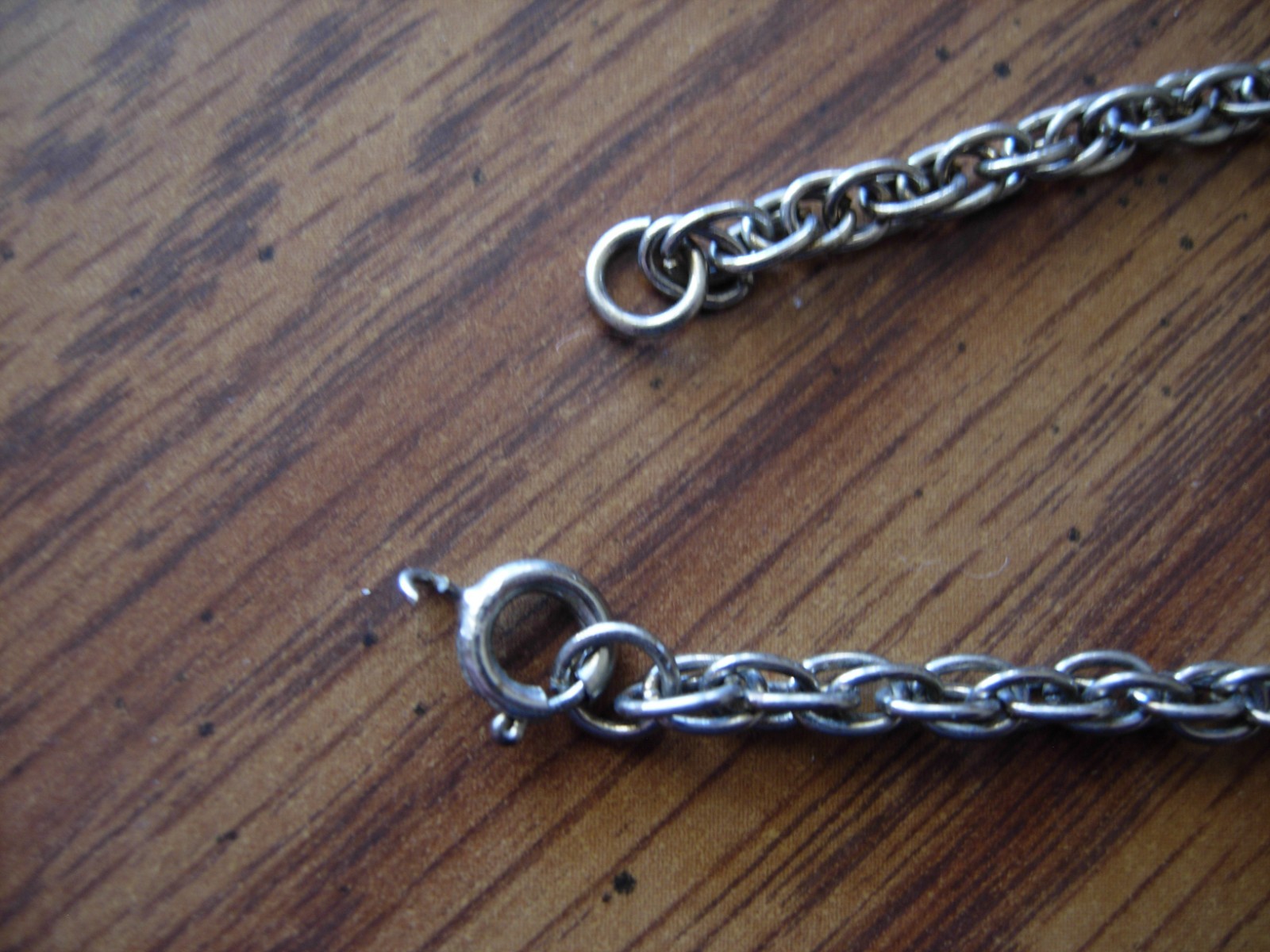 Undated Astrological ‘ARIES’ Pendant w/Steel Rope 24″ Chain Preowned Condition!!