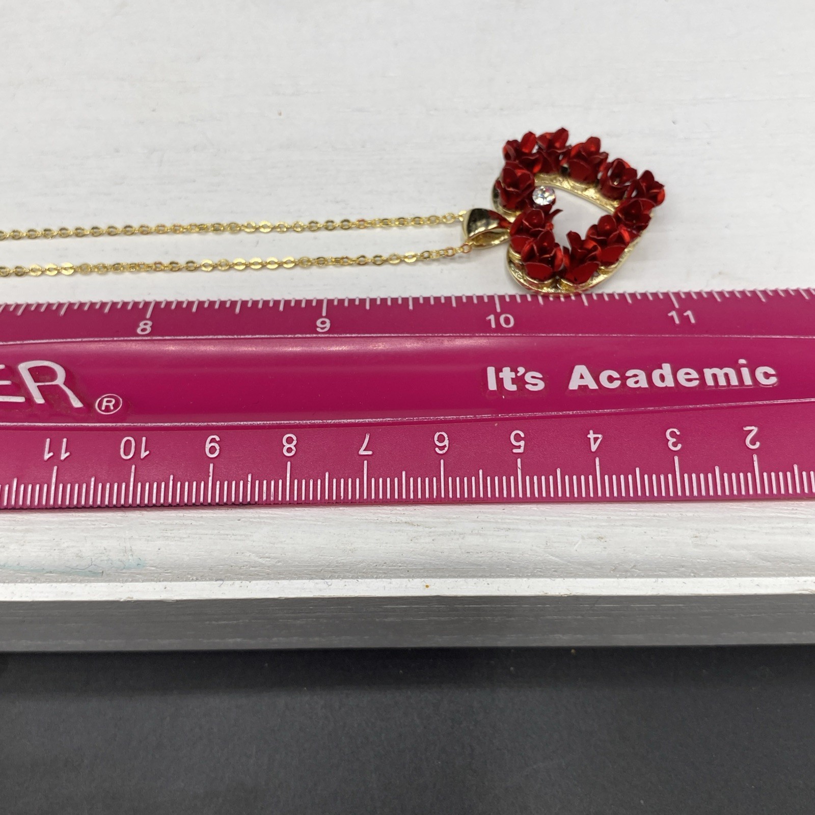 Danbury Mint Gold Tone Clear Crystal Dozen Red Roses Heart Pendant Necklace 90s