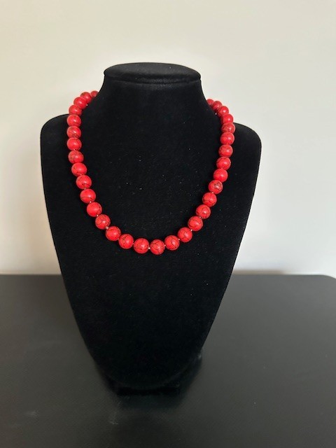 Red Turquoise Round 10mm Gemstone Beads 17″ Beautiful Bright Necklace.