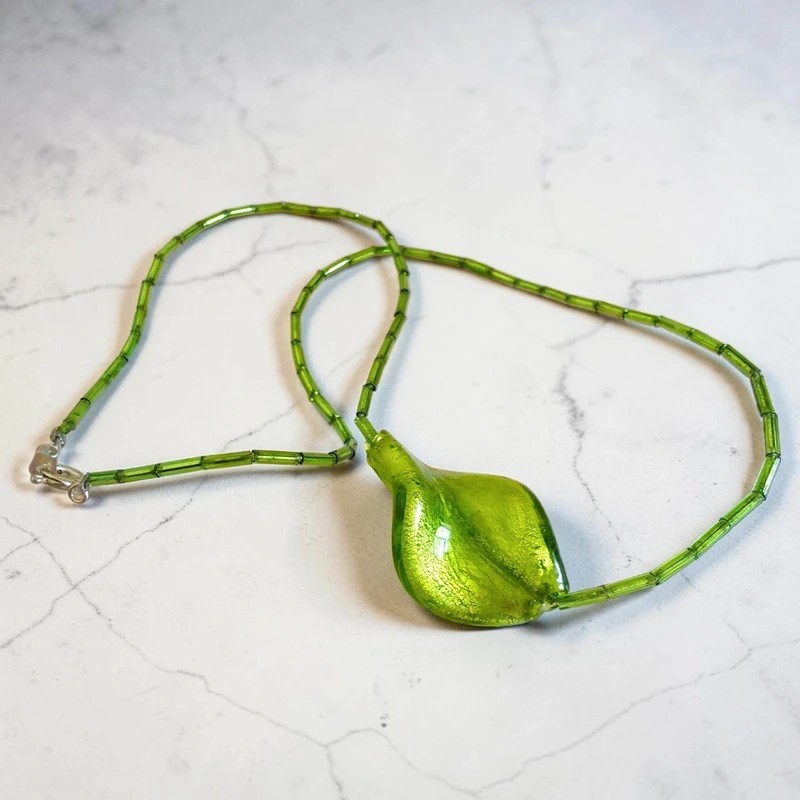 Foil Glass Leaf Pendant Necklace – Matching Green Beads – 44cm Jewellery Gift