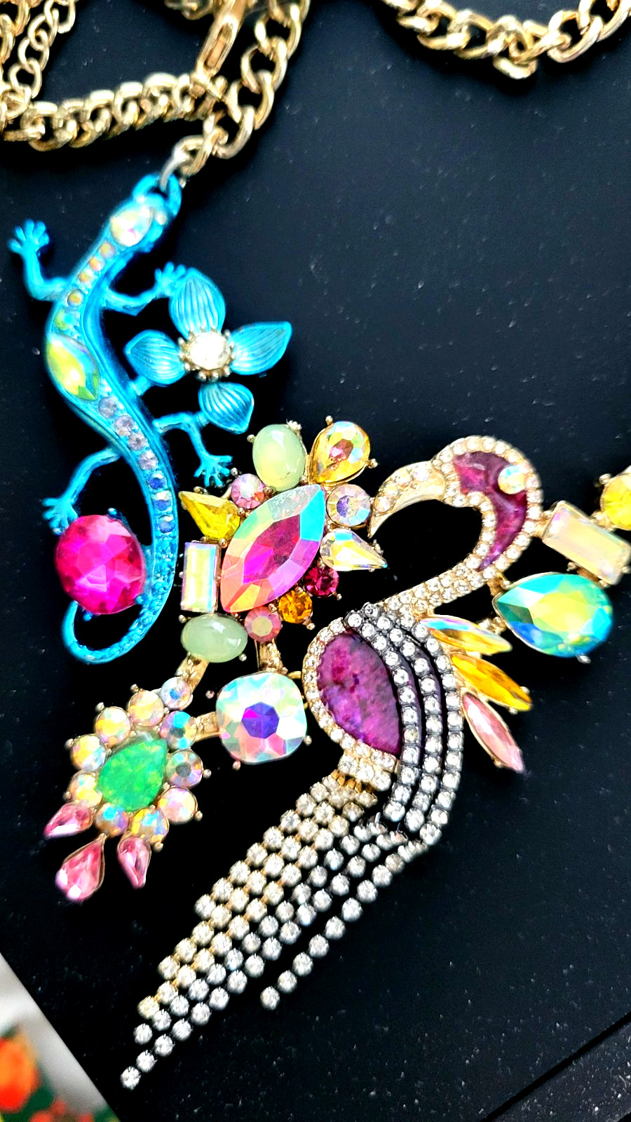 Betsy Johnson Paradise Lost Necklace preowned excellent