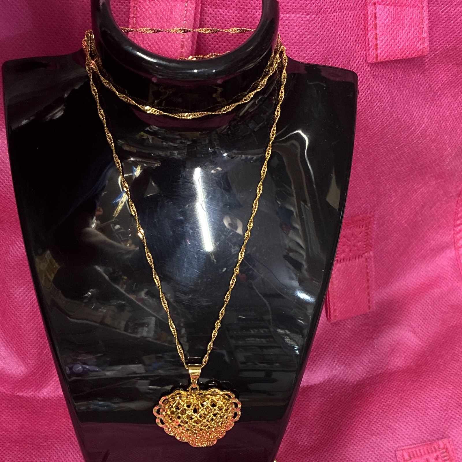 Gold Tone Metal Rope Chain Necklace Heart Charm Pendant No Stone 0 Gems