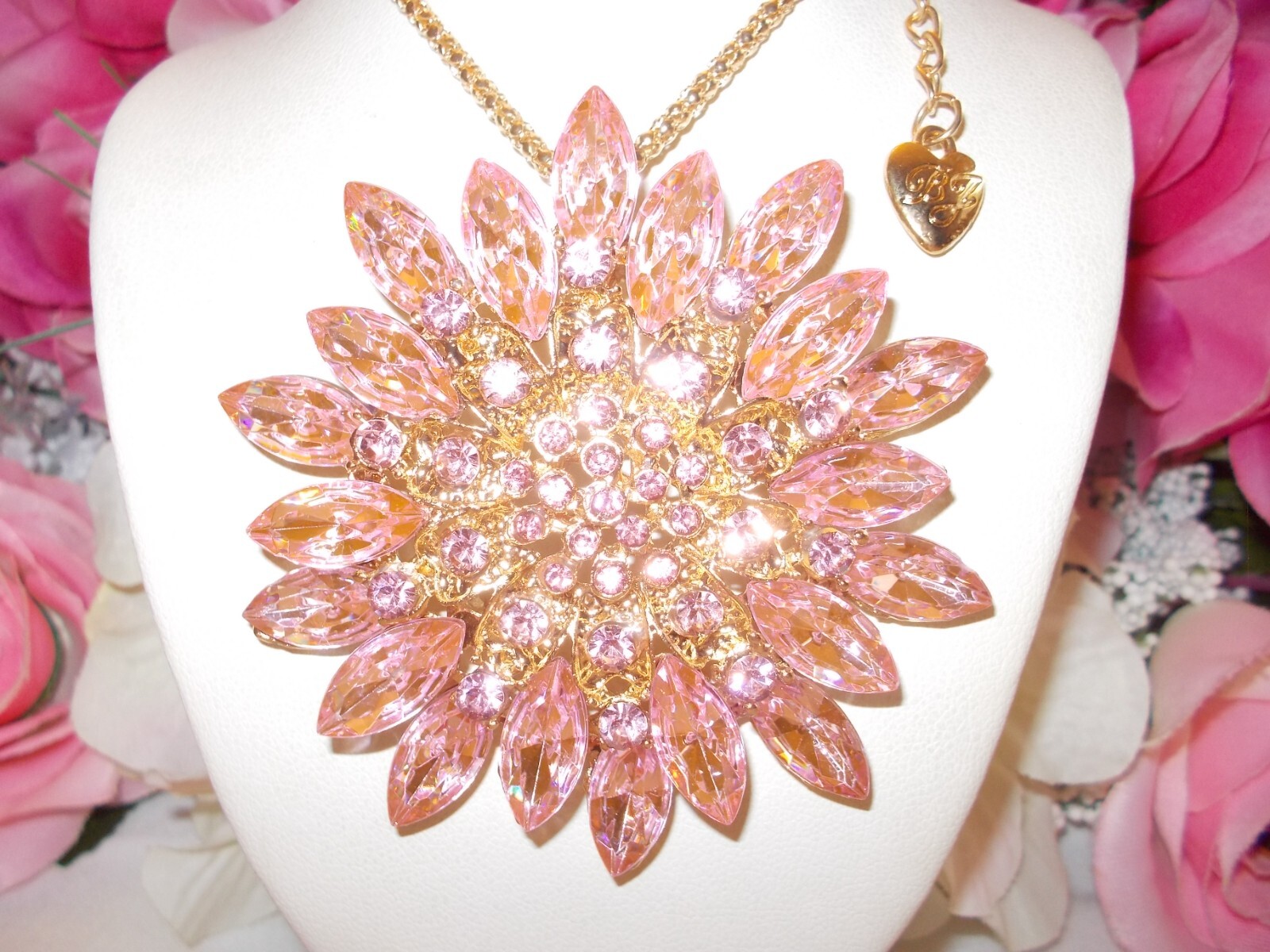 BETSEY JOHNSON BEAUTIFUL LARGE PINK CRYSTAL SUNFLOWER PENDANT NECKLACE/BROOCH