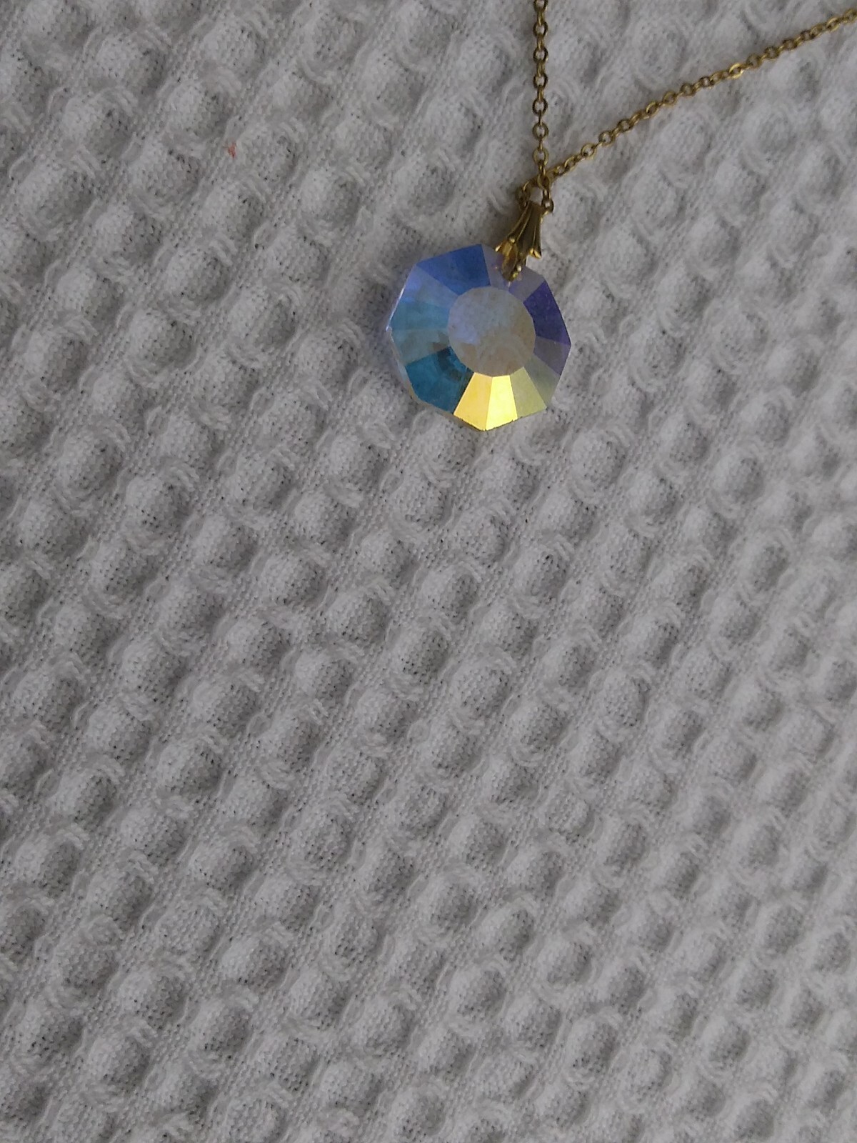 Costume Necklace With White/Colorless Stone