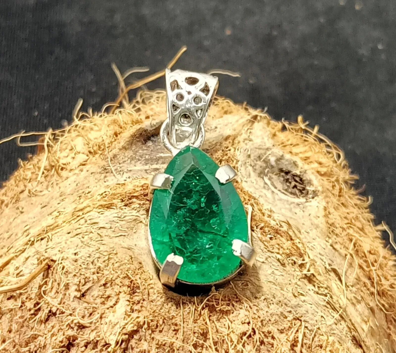Certified 23.60 Ct Natural Emerald 925 Solid Silver Pear Cut Pendant Gemstone