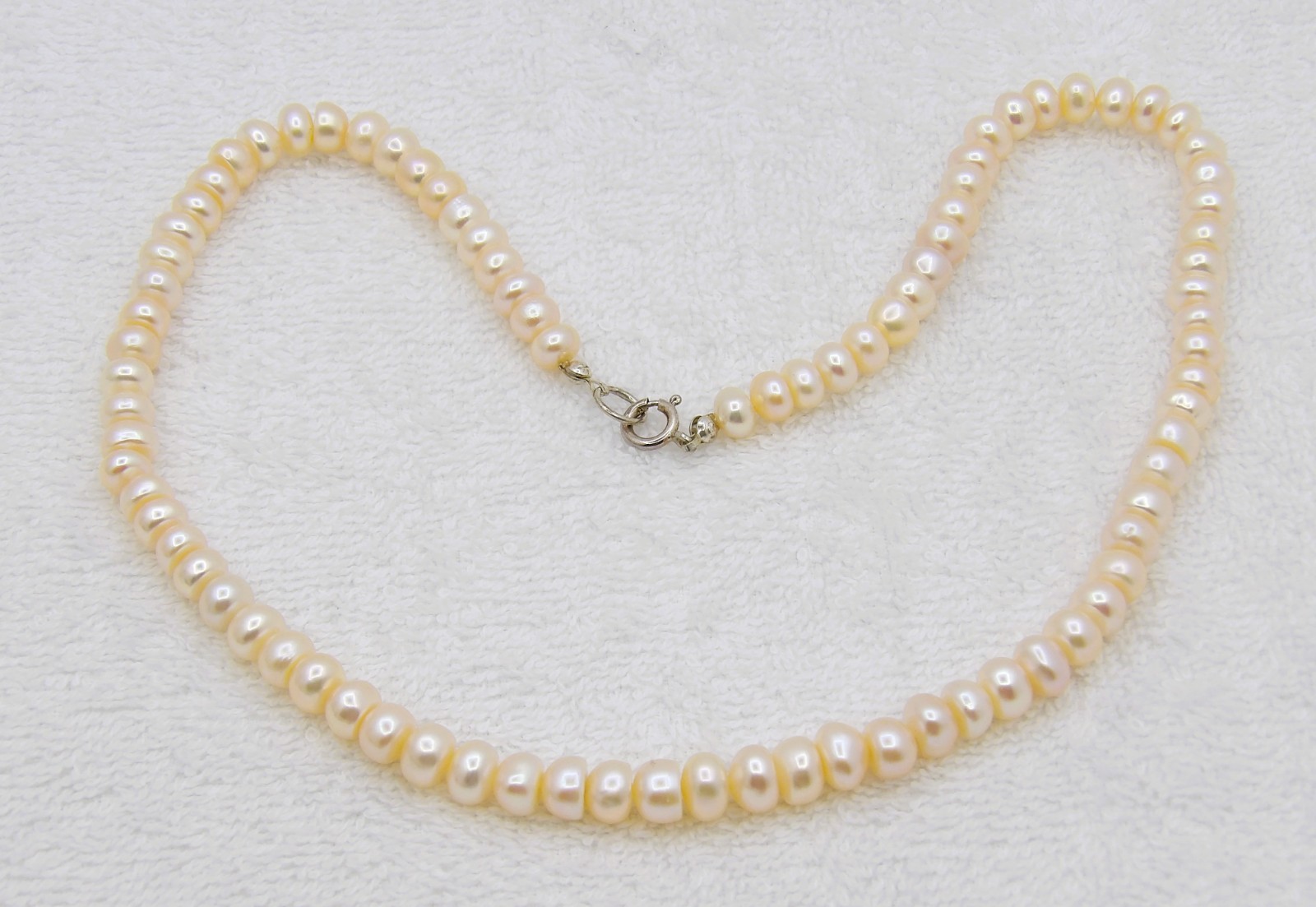 19 inches long Genuine peach button Freshwater Pearl Necklace NK823