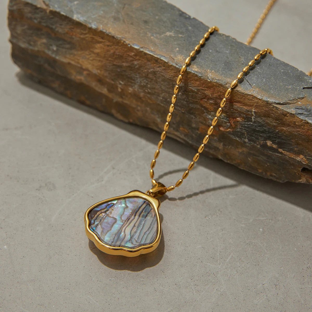 Color Shell Pendant Necklace Stainless Steel Ocean Beach Jewelry Women Necklace