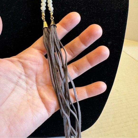 Beautiful Lariat Necklace Multi Wear Faceted Beads with Leather Tassel