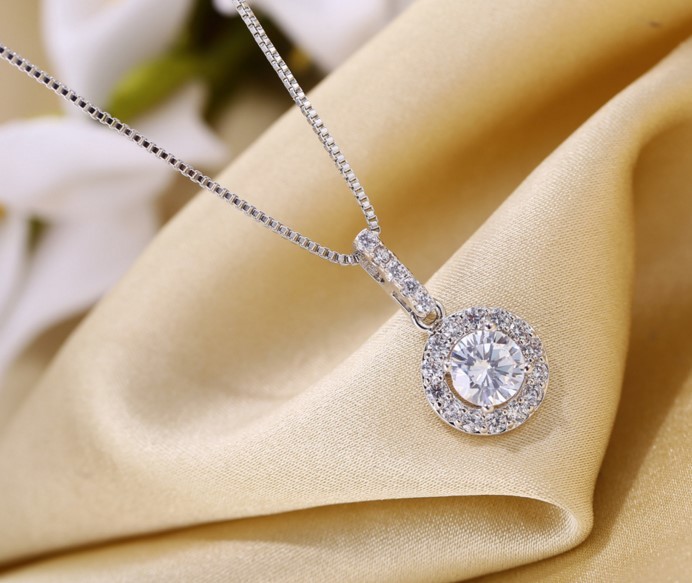 Rhodium plated Cubic Zirconia Gemstone Round Pendant Necklace 18″ Chain Box P25