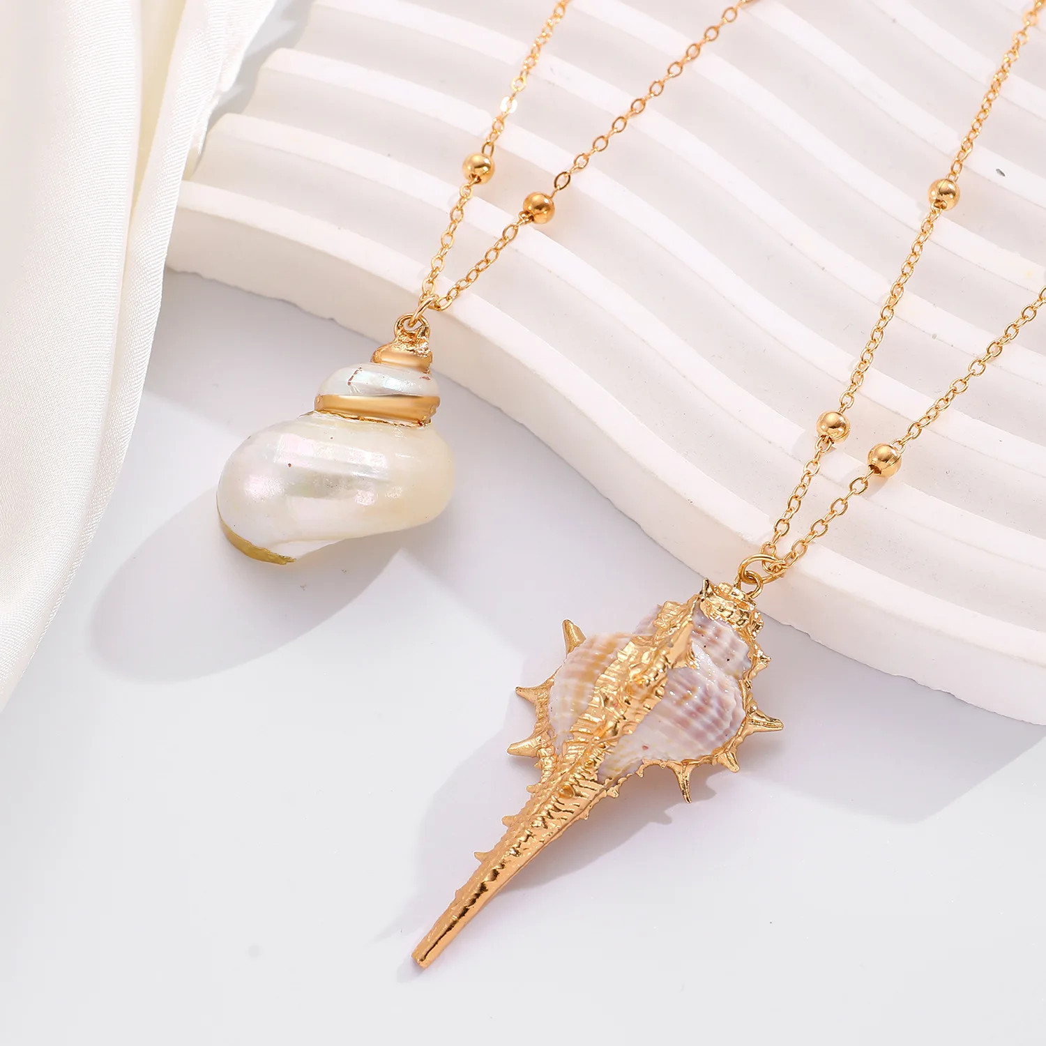 Retro Fashion Beach Shells Gold Color Border Pendant Stereo Conch Necklace for W