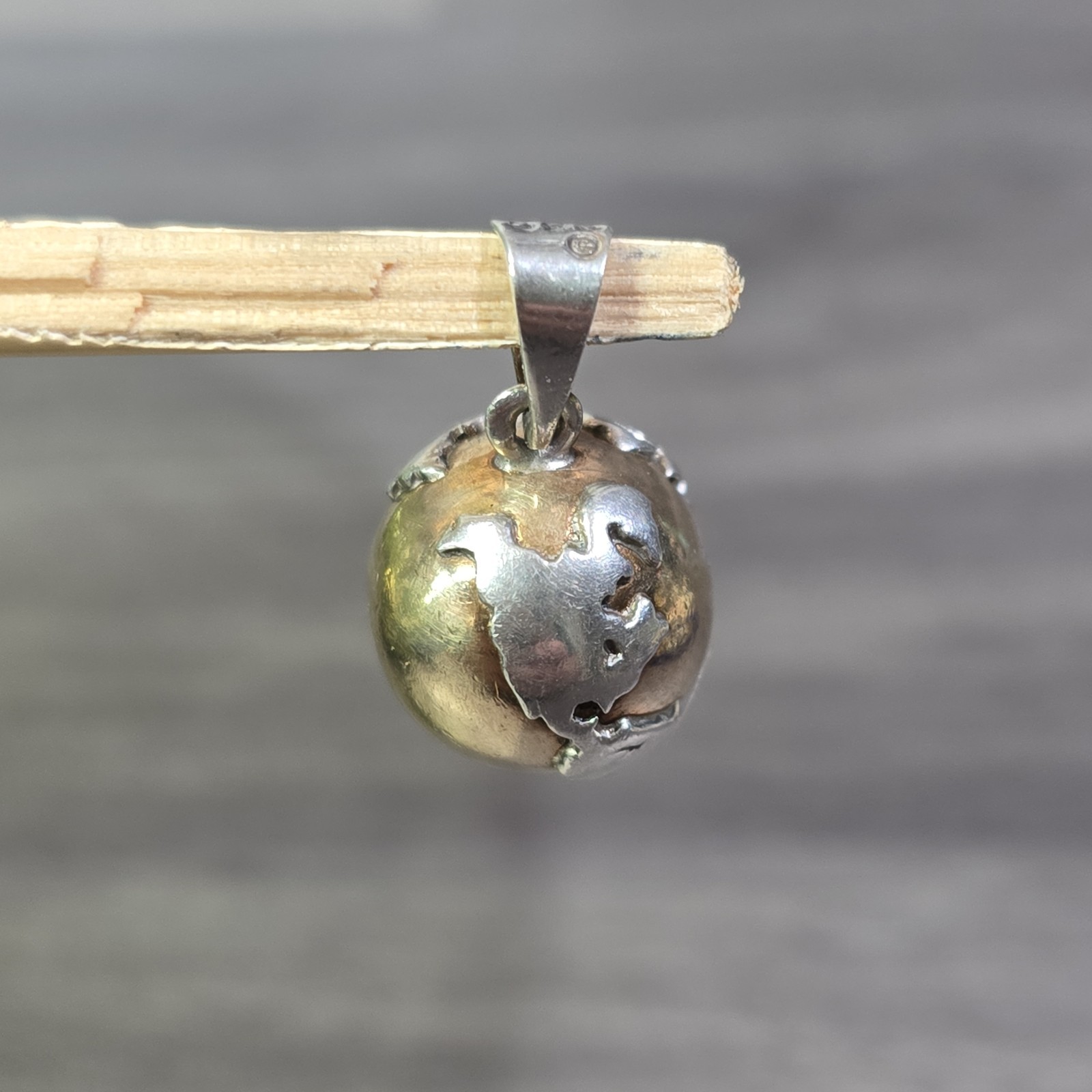 MEXICO 925 Sterling Silver – Vintage 2 Tone Globe Harmony Ball Pendant