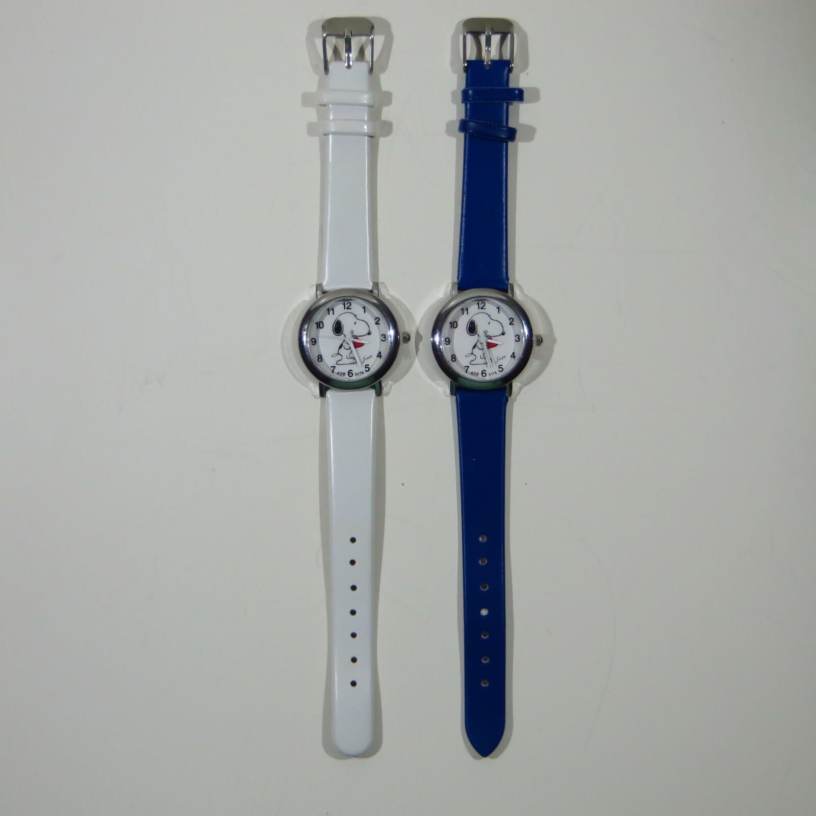 Peanuts Favorite Beagle Snoopy Choice Of Timepiece Blue Or White Leather Band