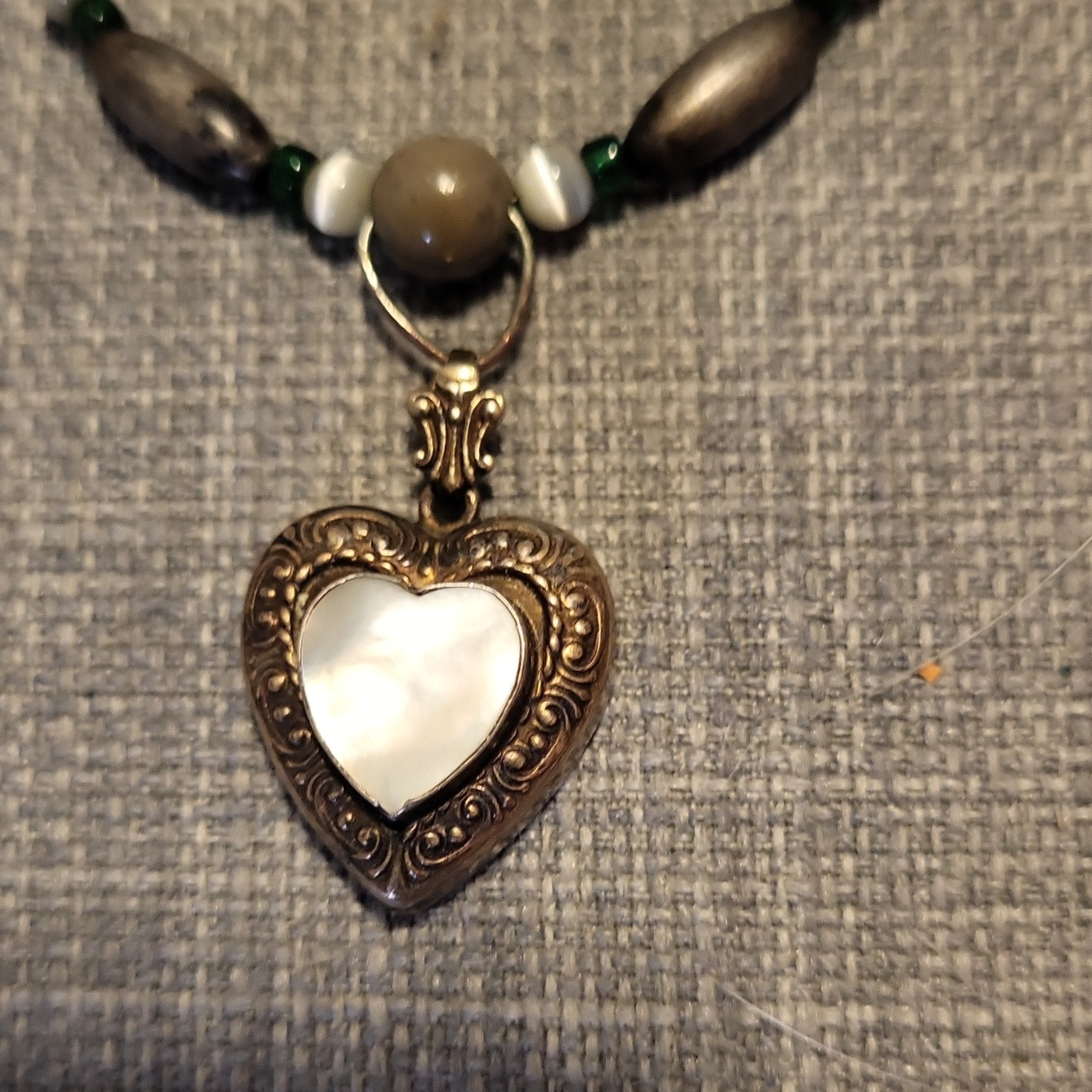 Beaded Ball Chain Necklace Heart Locket Pendant Silver Tone Green White Screw