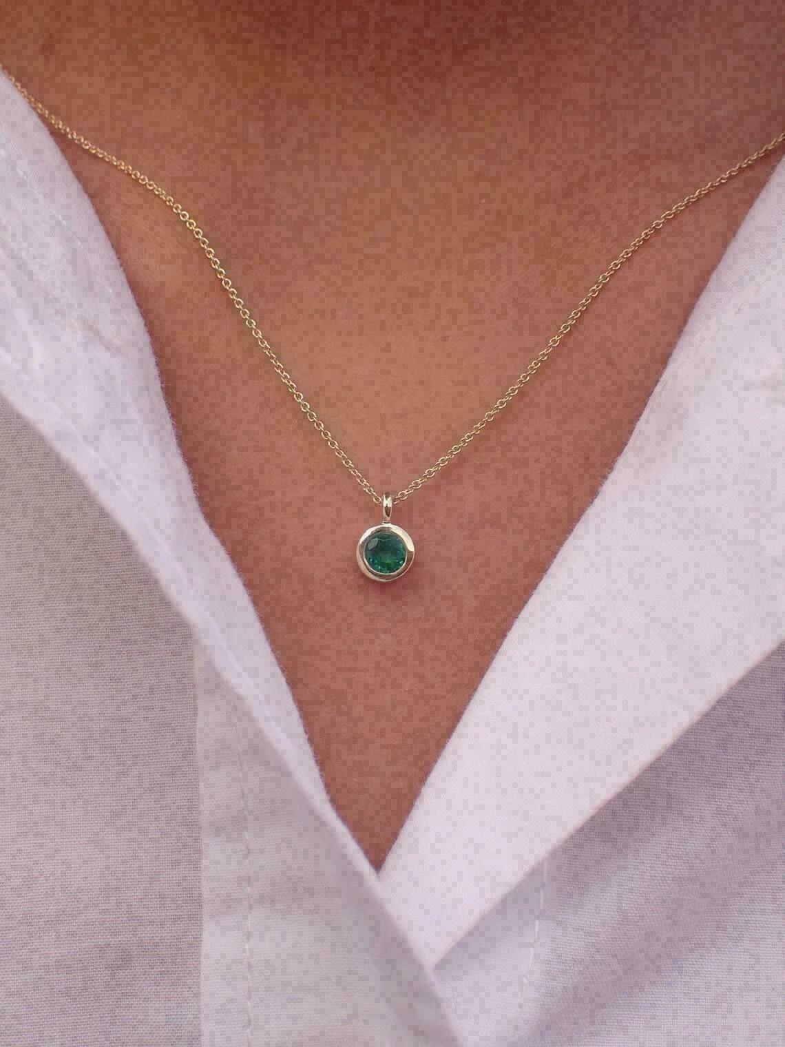 1.00Ct Round Cut Simulated Green Emerald Pendant Necklace 14k Yellow Gold Plated