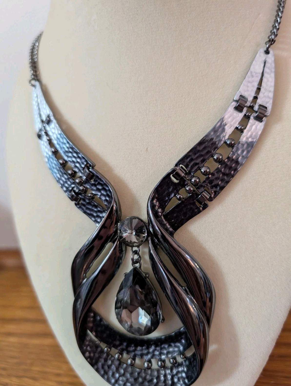 Beautiful SoHi Fashion Necklace With Large Faux Gem Stone, Bi Color Chain