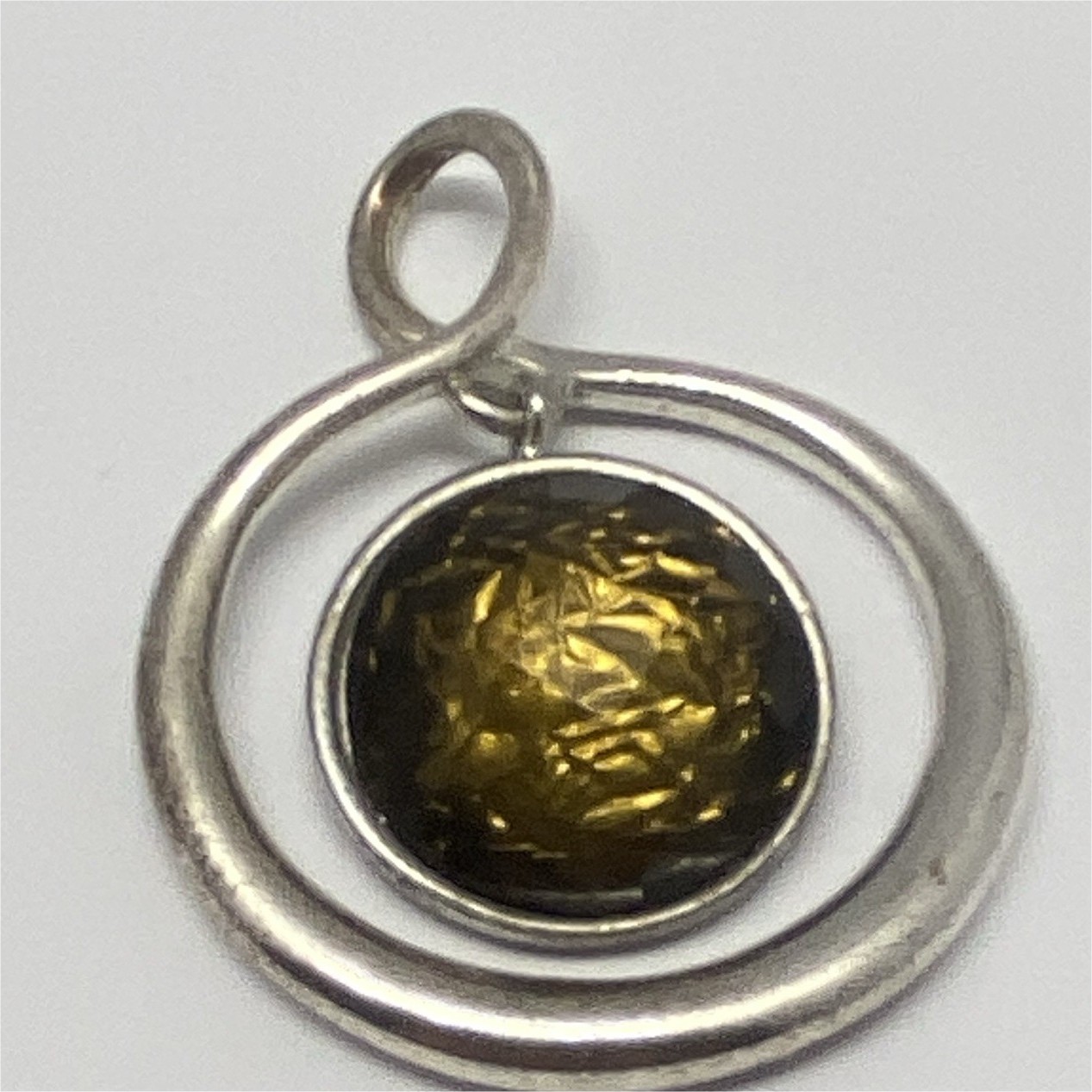 VTG Sterling Silver (untested) Open Circle Pendant Textured Green Amber Cabochon