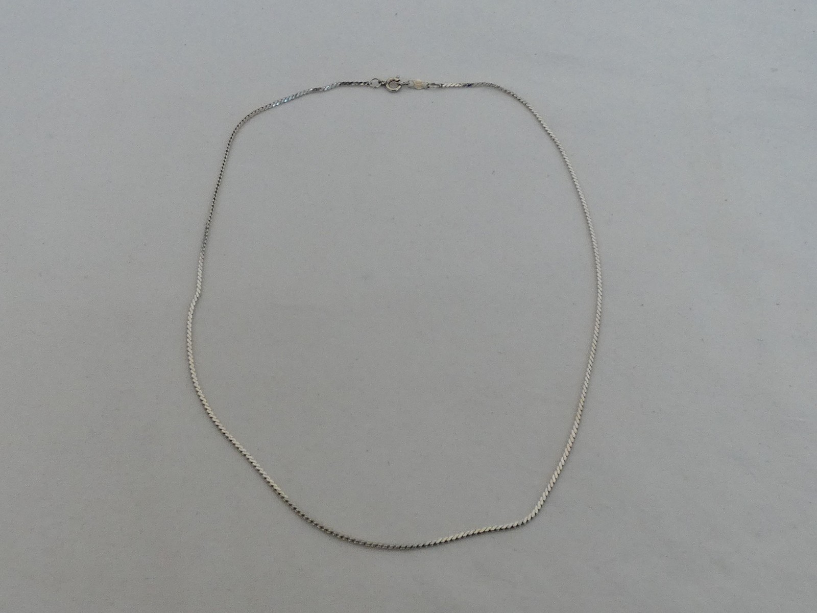 Estate Sterling Silver 18″ Fine 2mm Necklace DO-19
