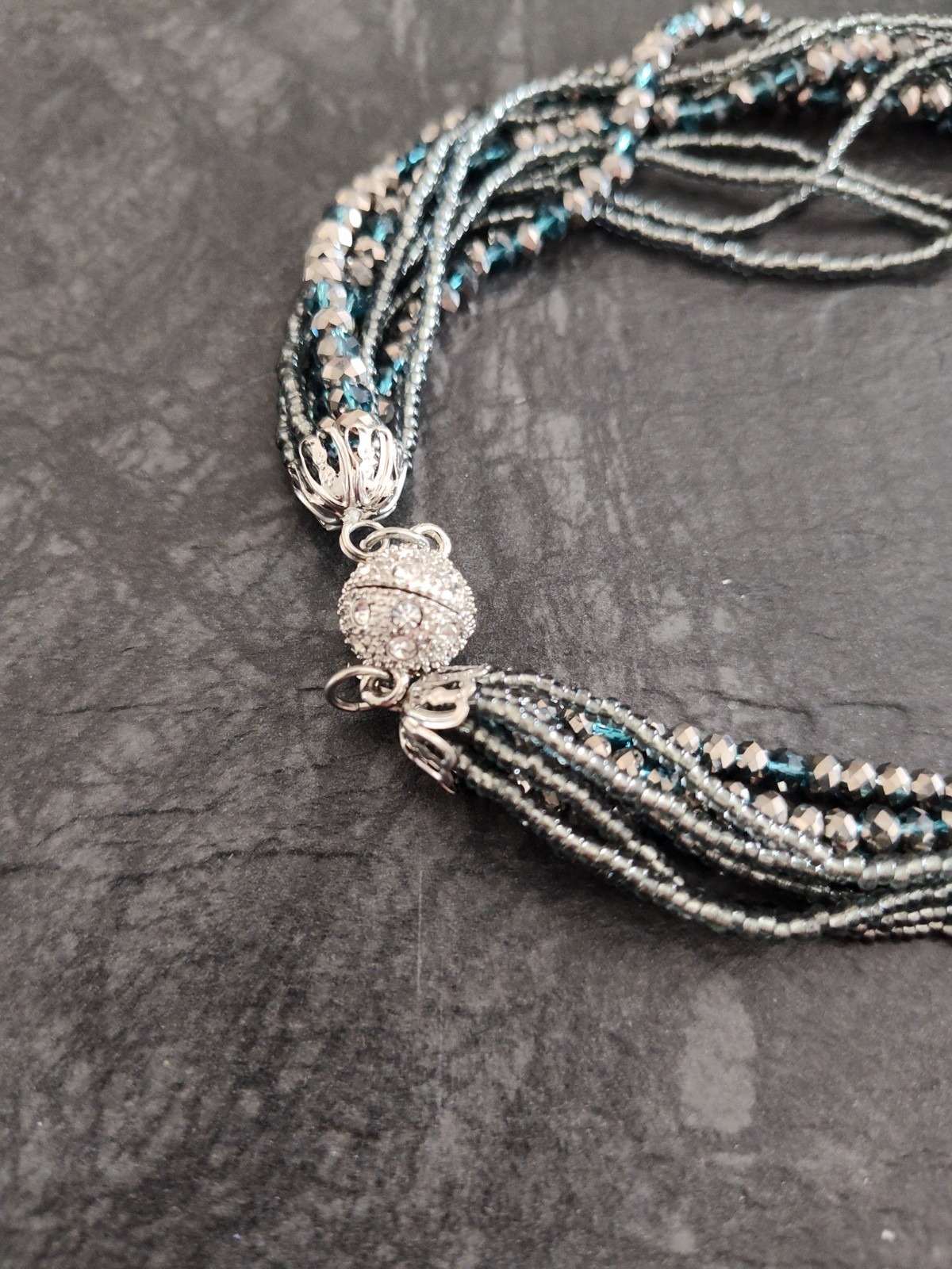 Premier Designs SEASIDE Multi Strand Blue Gray Beaded 18″ Necklace Magnetic