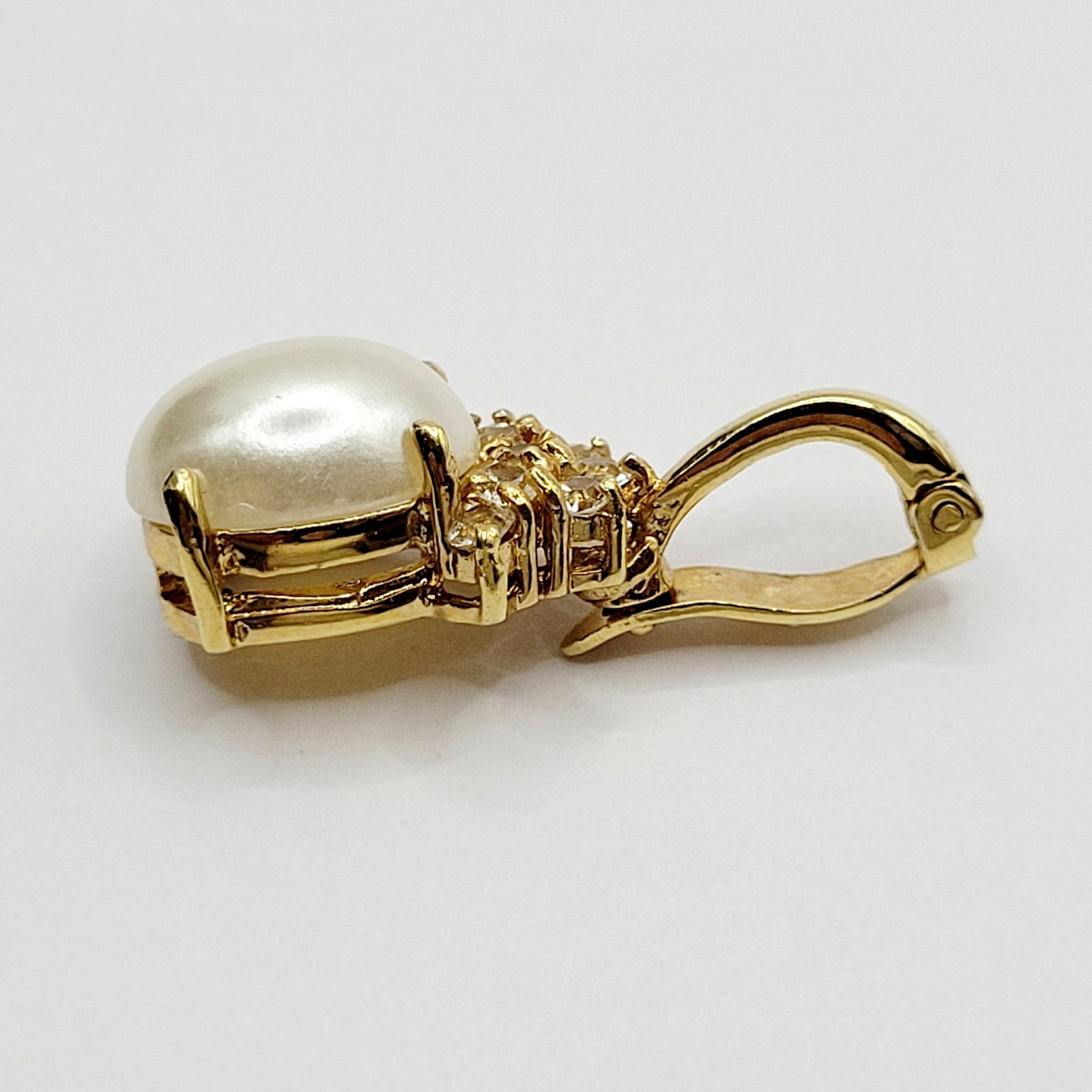 Faux Pearl Prong Set Crystal Rhinestone Crown Gold Tone Open Latch Bail Pendant
