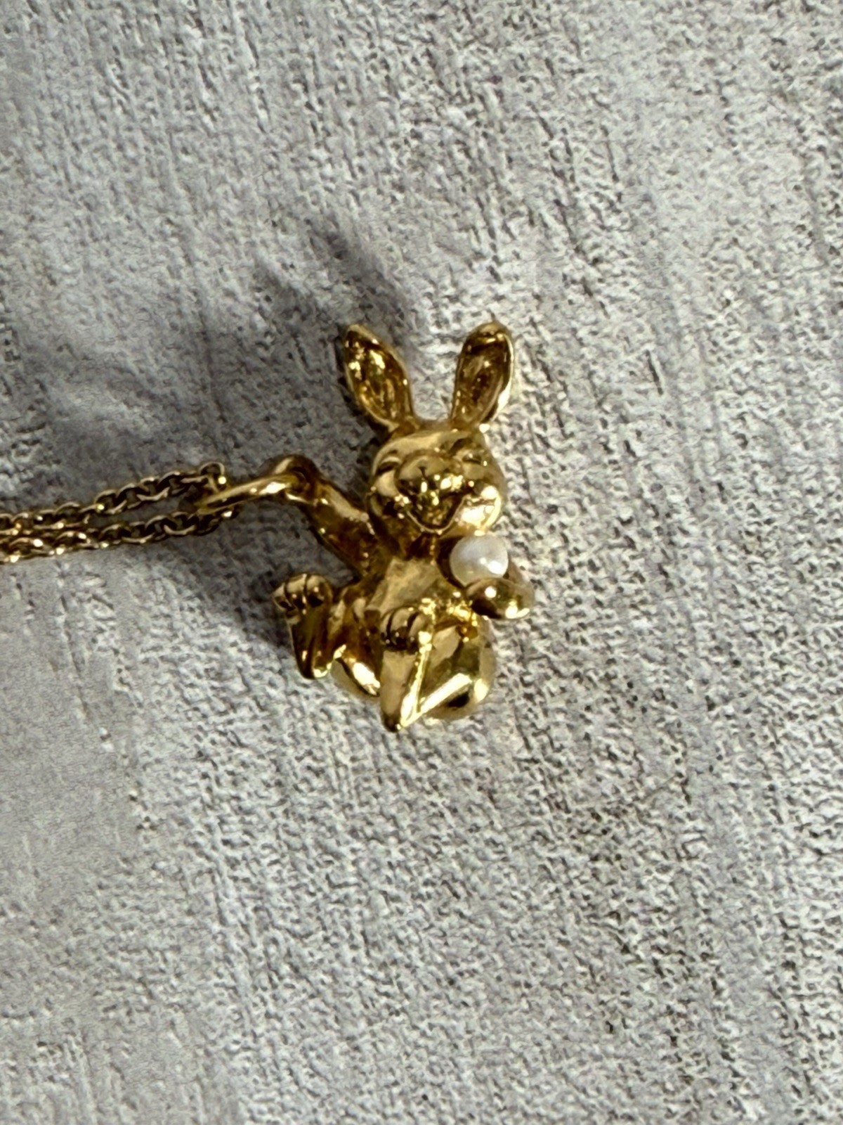 Franklin Mint 18K Gold Electroplate Littlest Easter Bunny Pendant Cultured Pearl